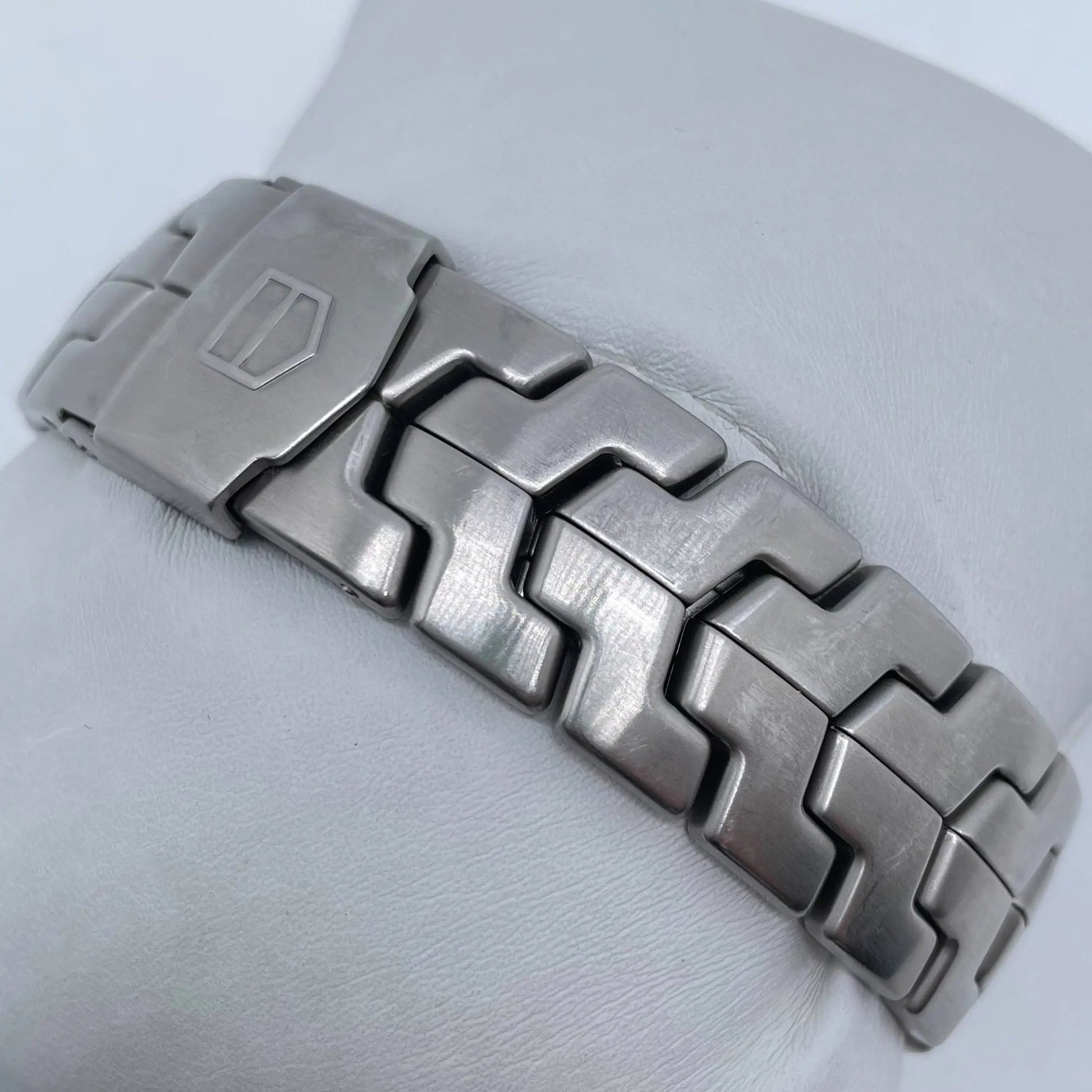 11th image of TAG Heuer  TAG Heuer Link Wristwatch, PreOwned condition