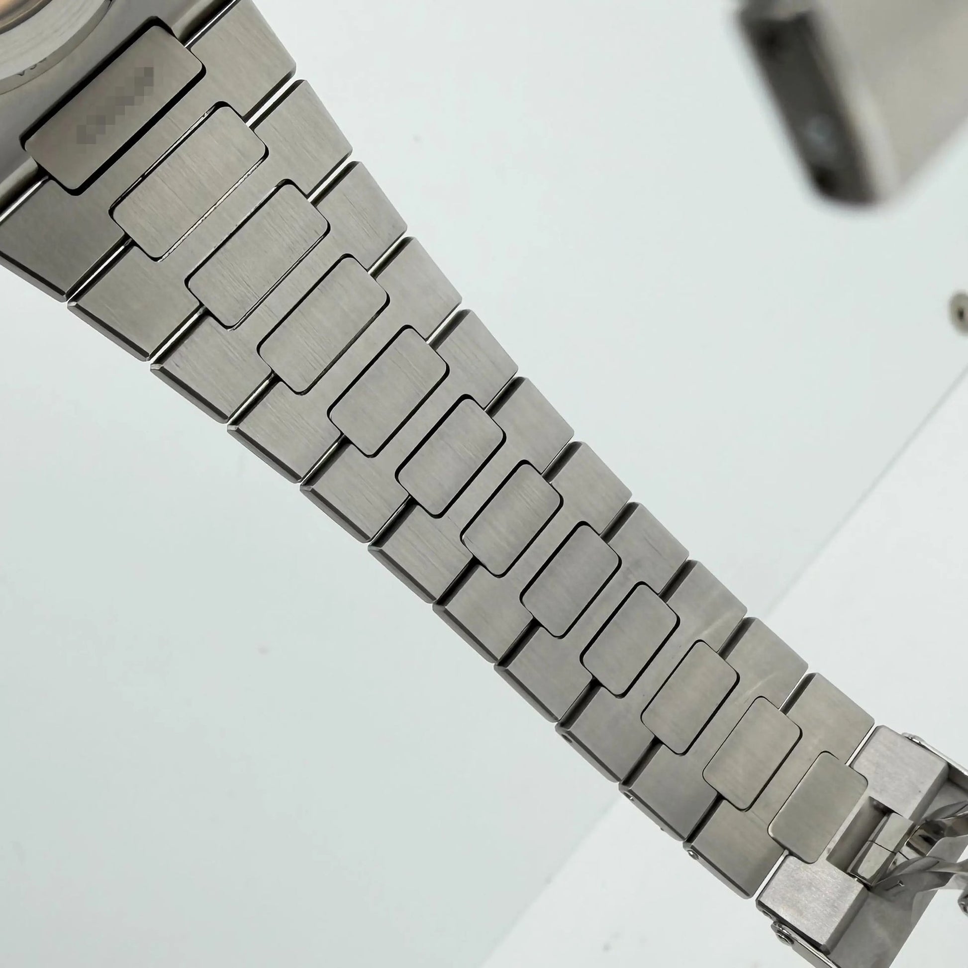 9th image of Patek Philippe Nautilus Wristwatch, PreOwned condition