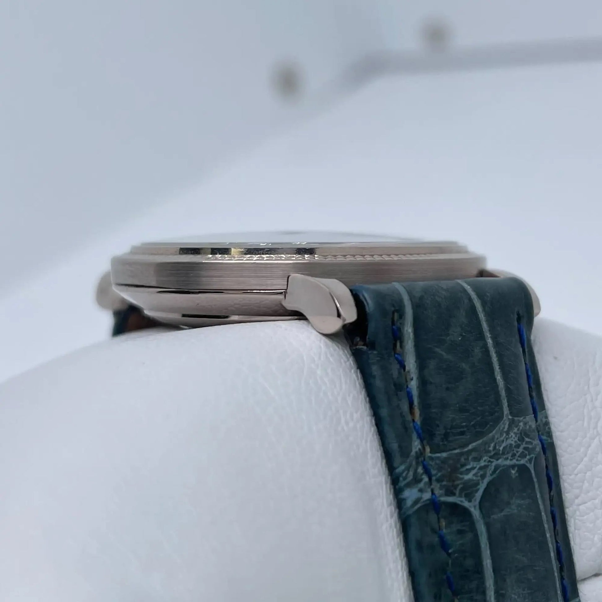 6th image of Patek Philippe  Patek Philippe Calatrava Wristwatch, PreOwned condition