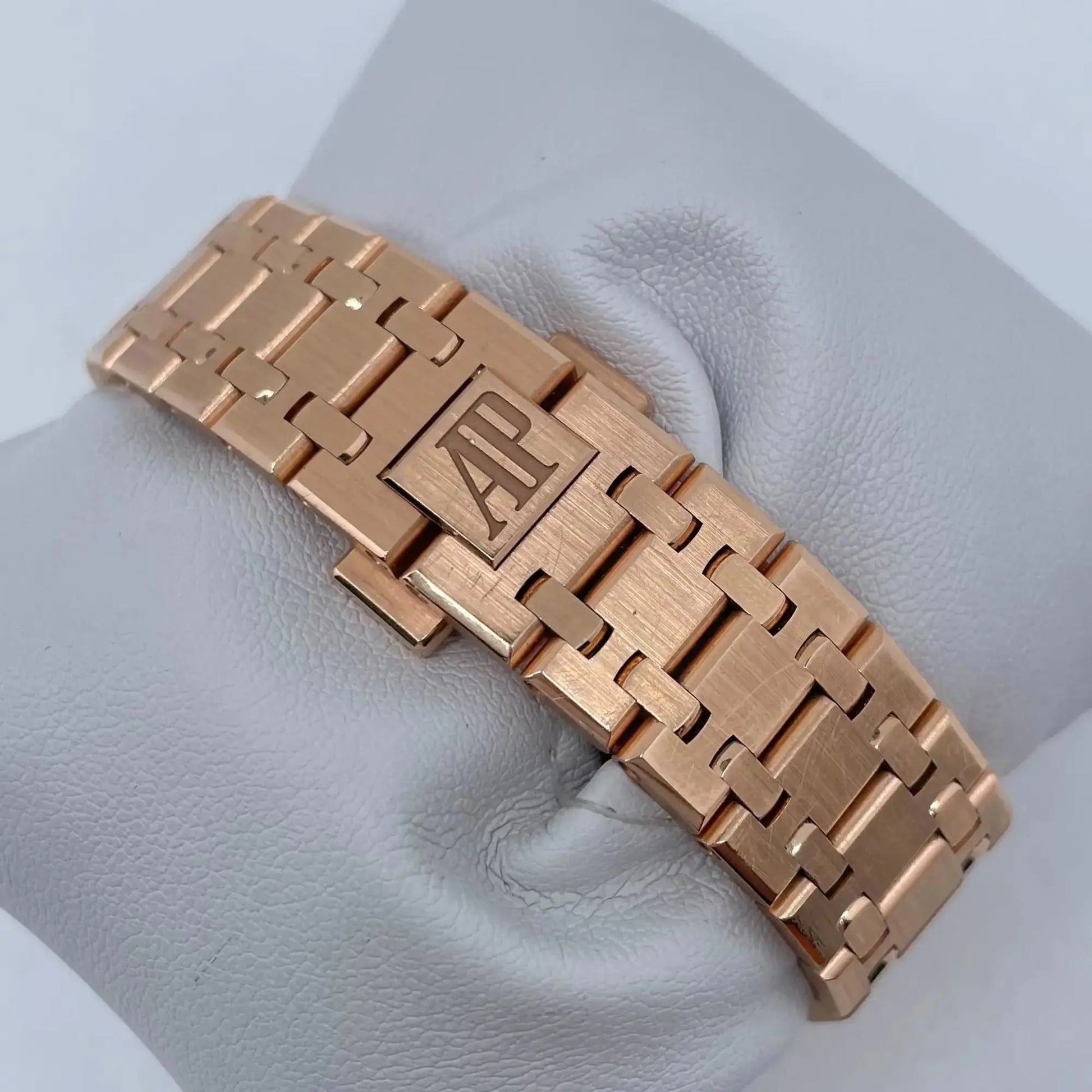 11th image of Audemars Piguet  Audemars Piguet Royal Oak Wristwatch, PreOwned condition