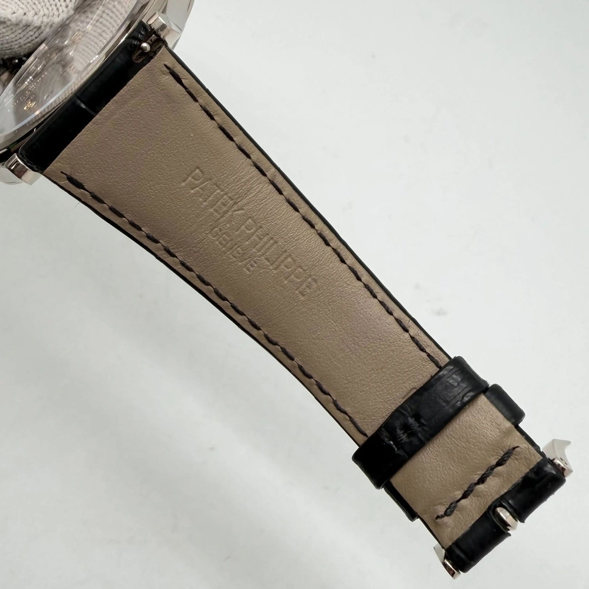 10th image of Patek Philippe Calatrava Wristwatch, PreOwned condition