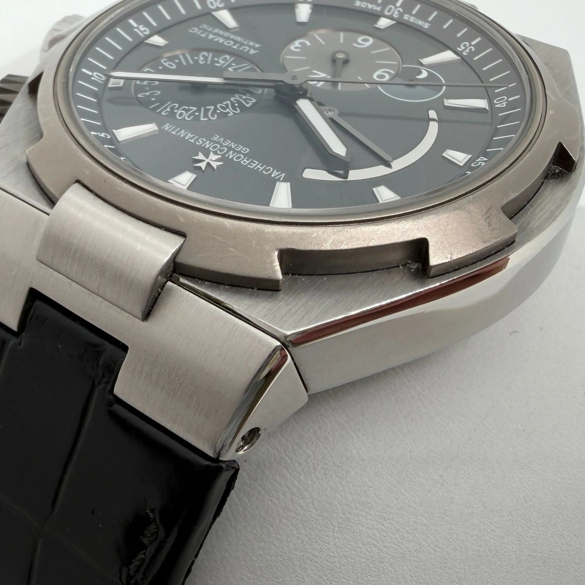 6th image of Vacheron Constantin Constantin Overseas  Wristwatch, PreOwned condition