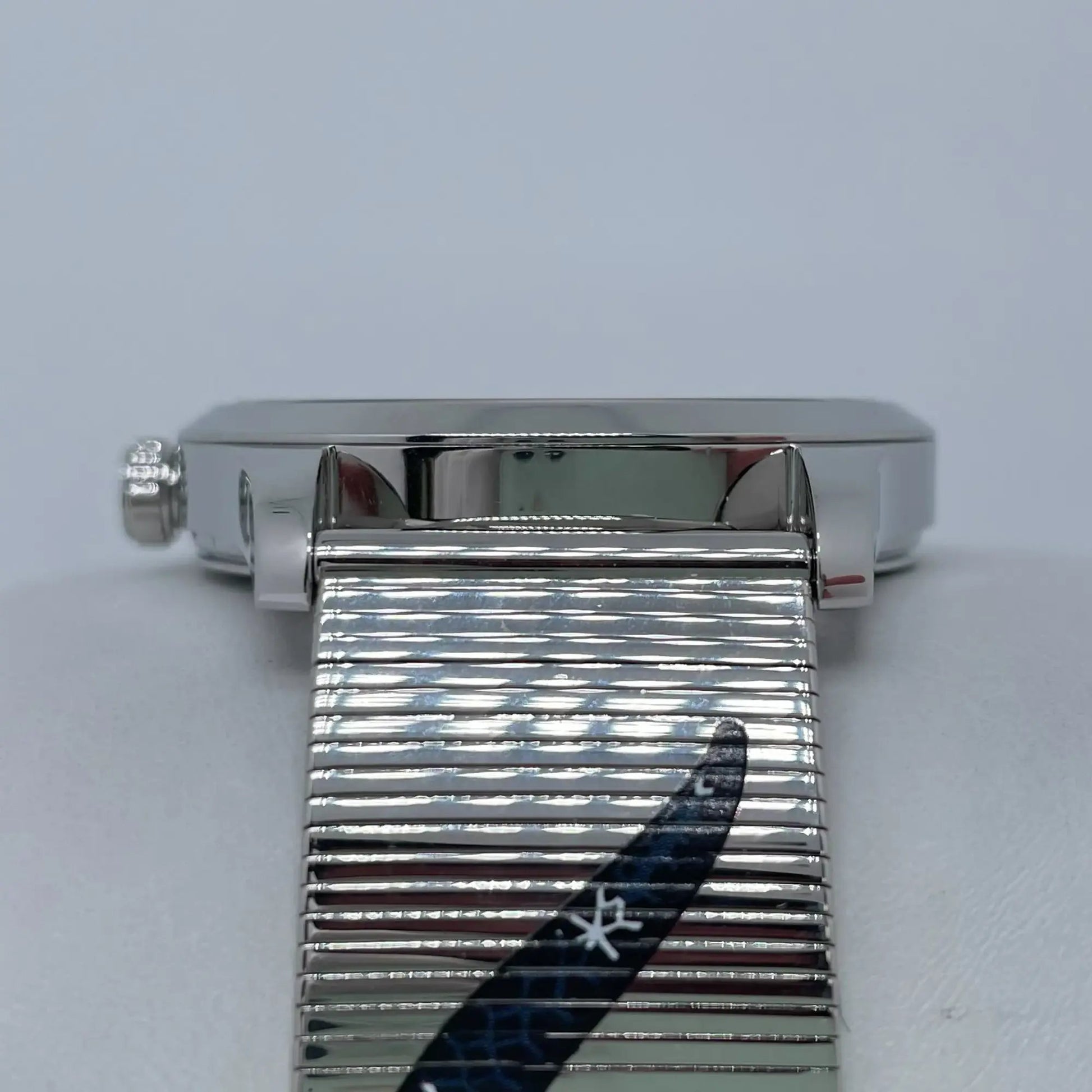 8th image of Gucci Gucci G-Timeless Contemporary Wristwatch, PreOwned condition