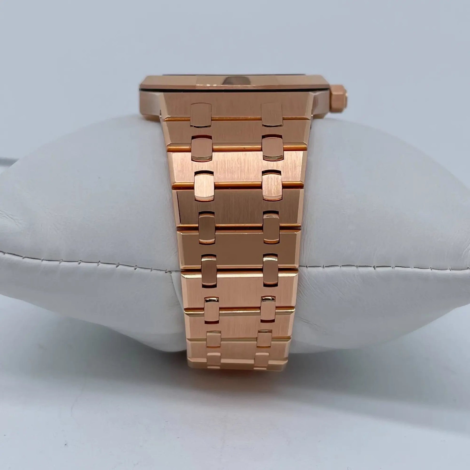 7th image of Audemars Piguet Royal Oak Wristwatch, PreOwned condition