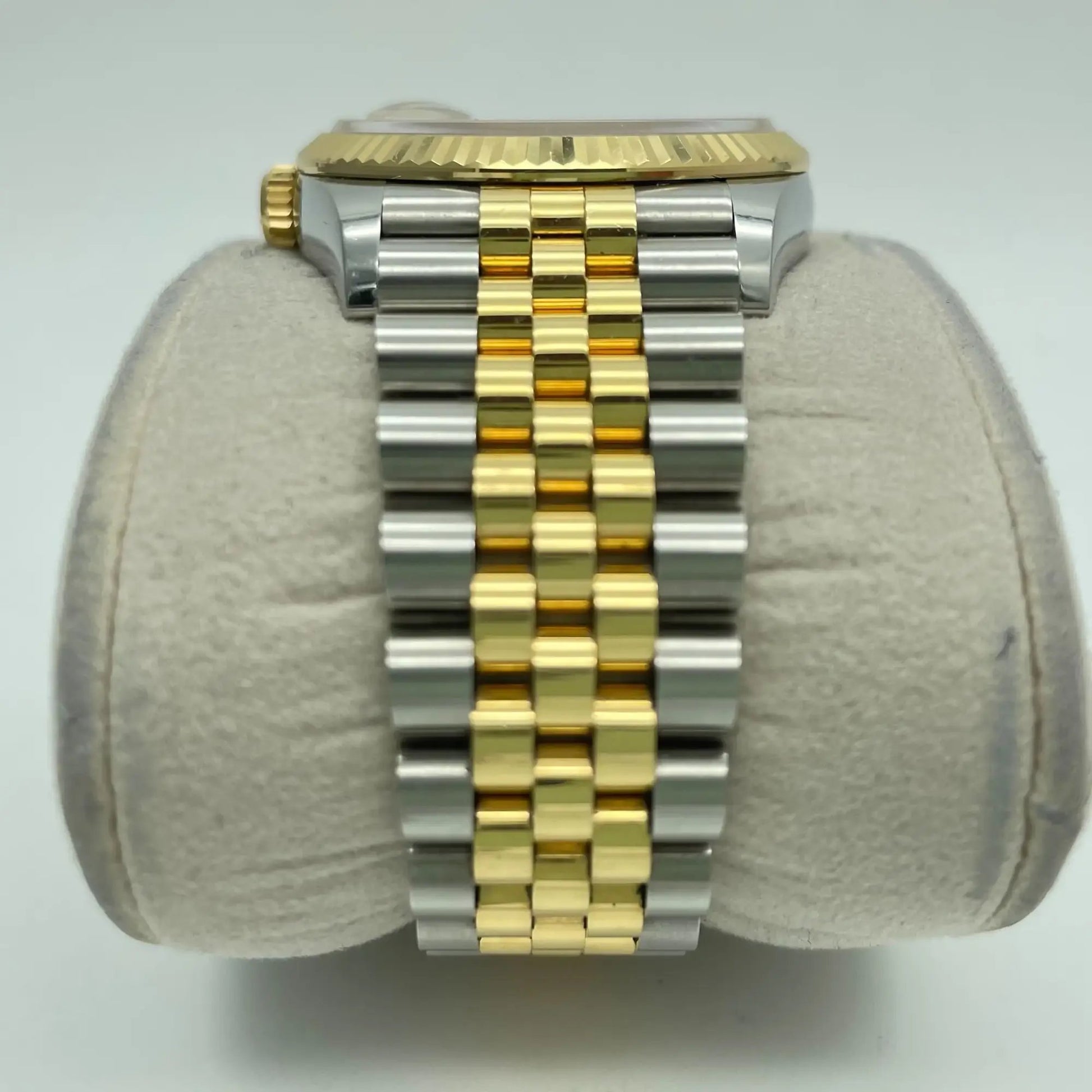 9th image of Rolex Rolex Datejust 126233 Wristwatch, PreOwned condition