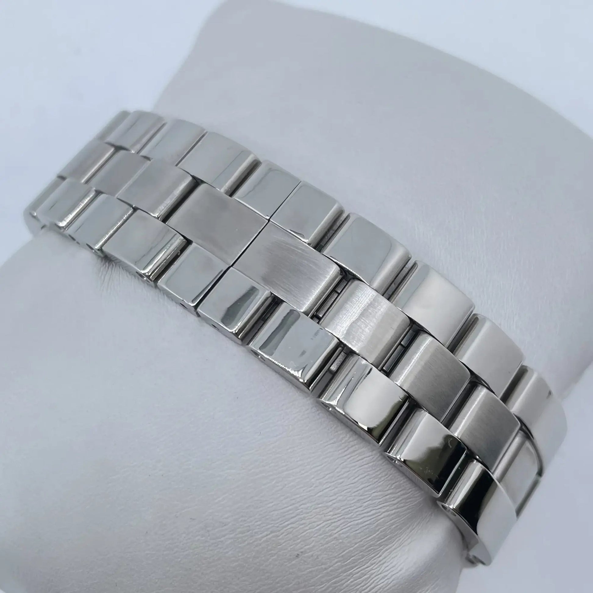 11th image of Cartier Cartier Roadster XL Wristwatch, PreOwned condition
