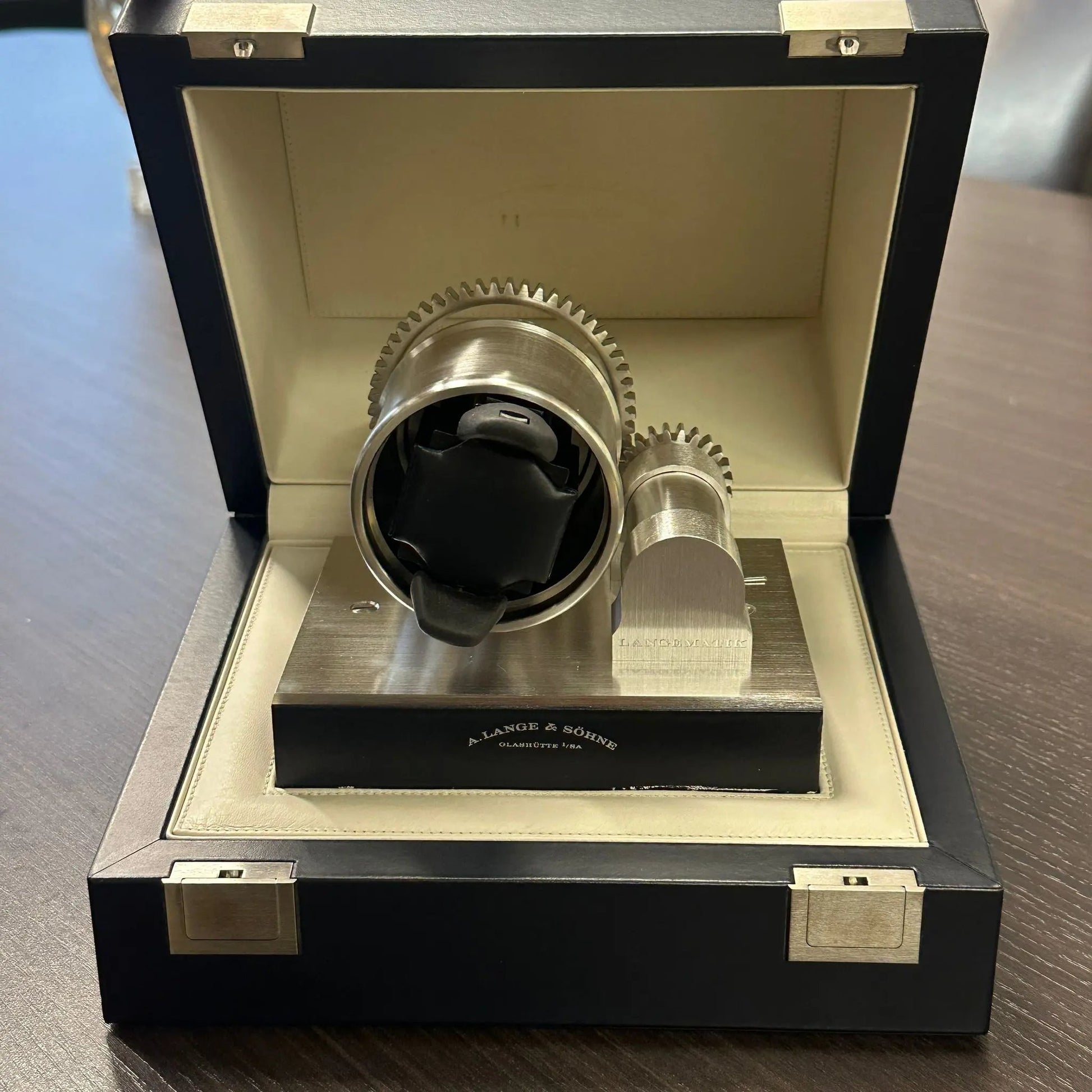 7th image of A. Lange & Söhne 310.025E Wristwatch, PreOwned condition