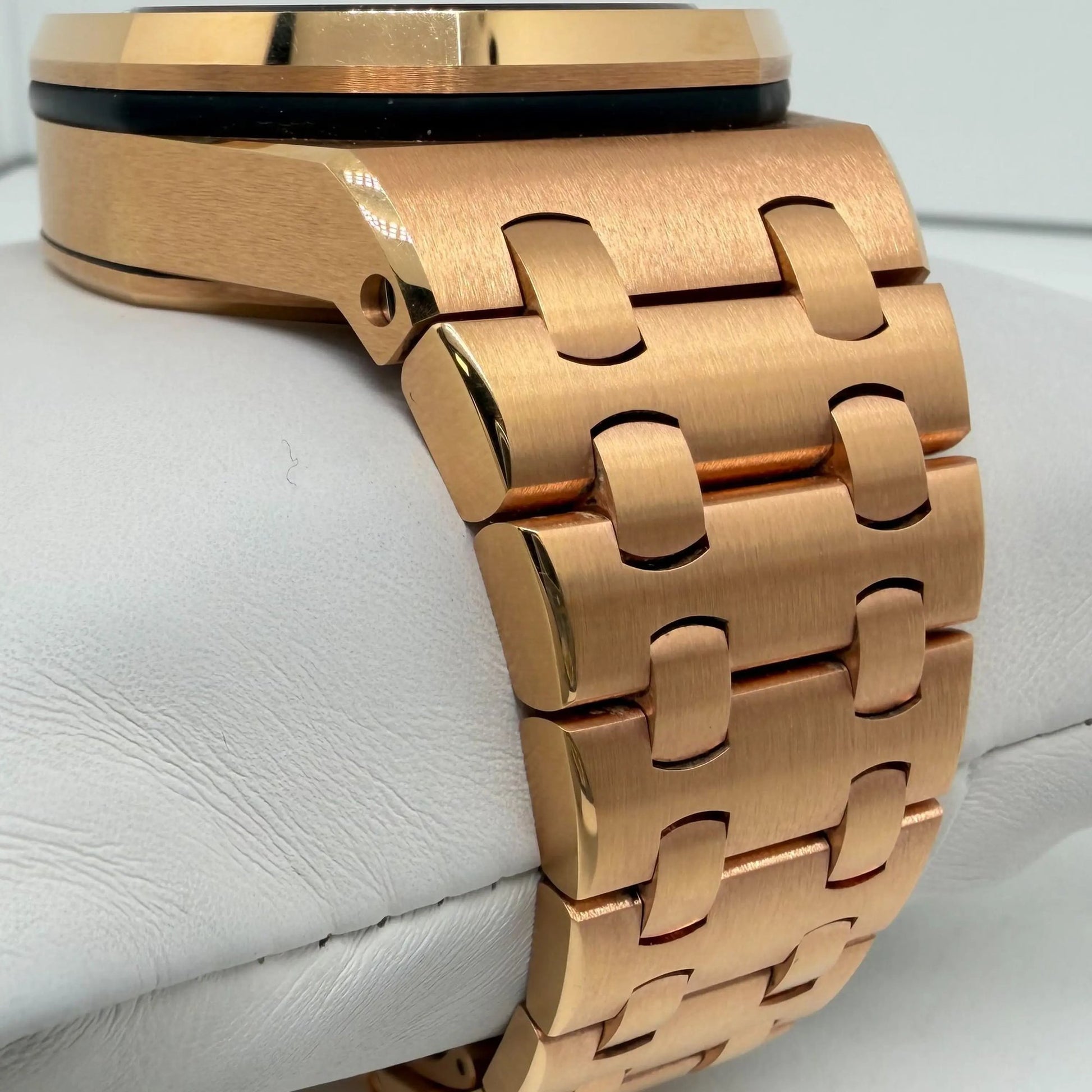 9th image of Audemars Piguet 26470OR Wristwatch, PreOwned condition