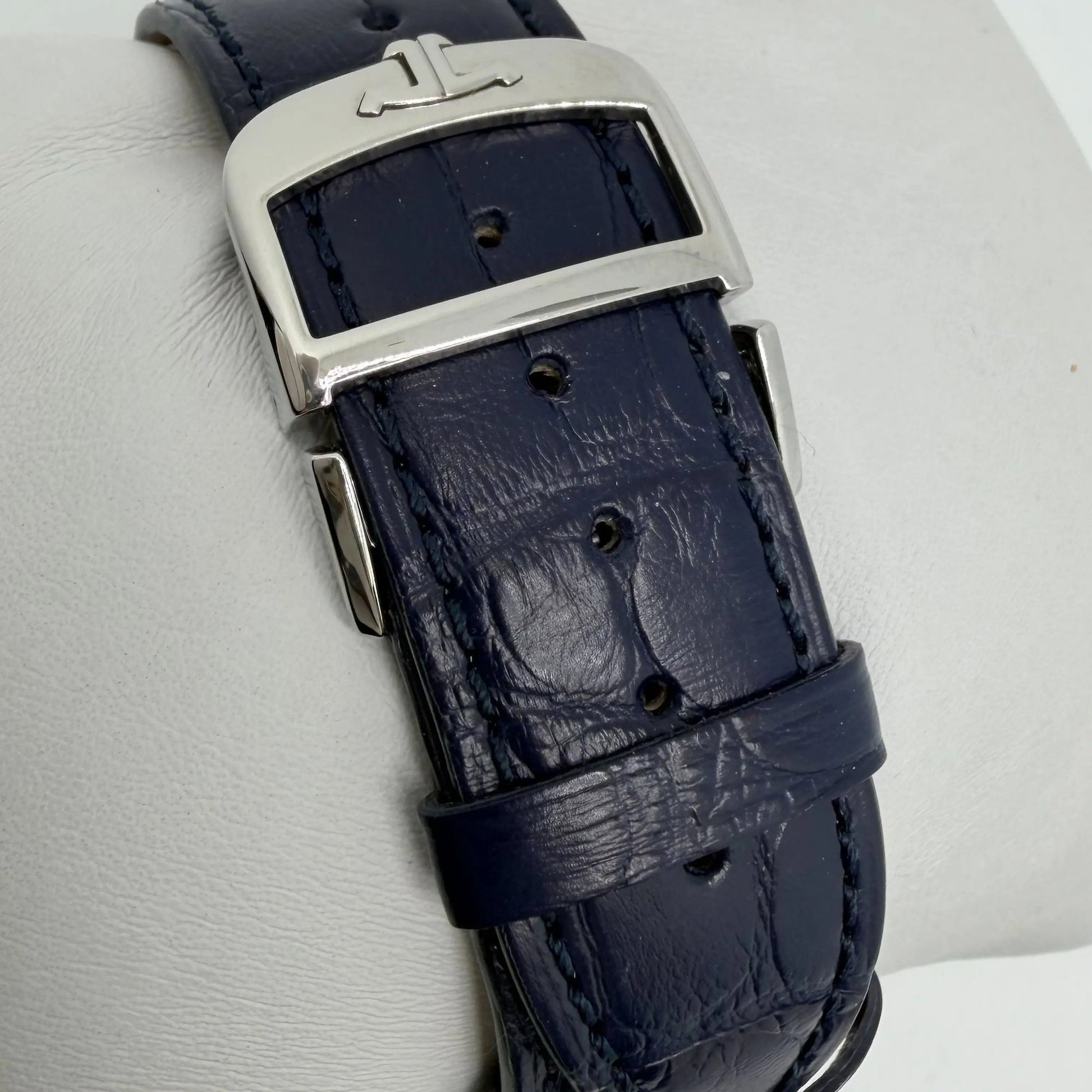 12th image of Jaeger-LeCoultre  Jaeger Lecoultre Ultra Thin Wristwatch, PreOwned condition