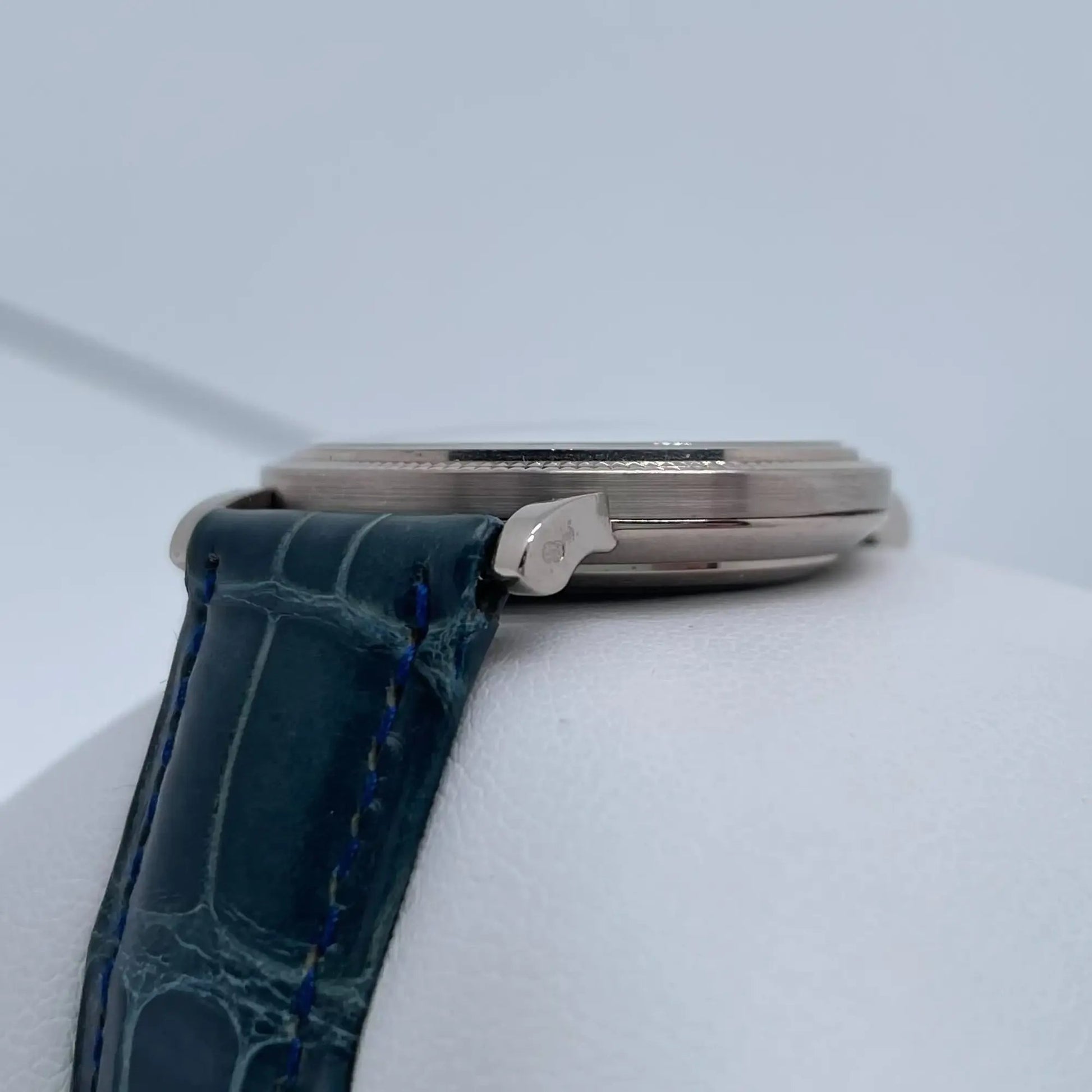 7th image of Patek Philippe  Patek Philippe Calatrava Wristwatch, PreOwned condition