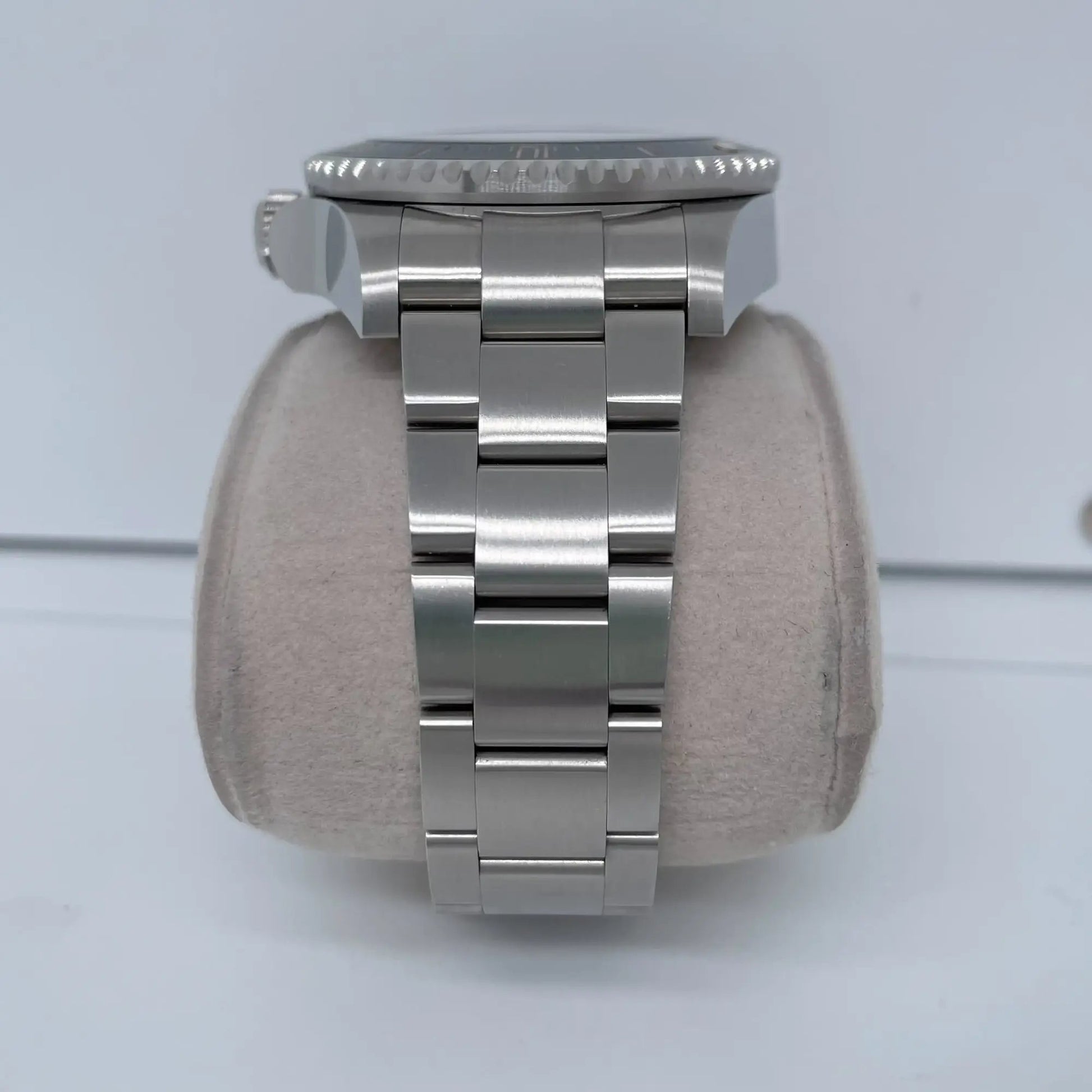 9th image of Rolex Rolex Sea-Dweller  Wristwatch, PreOwned condition