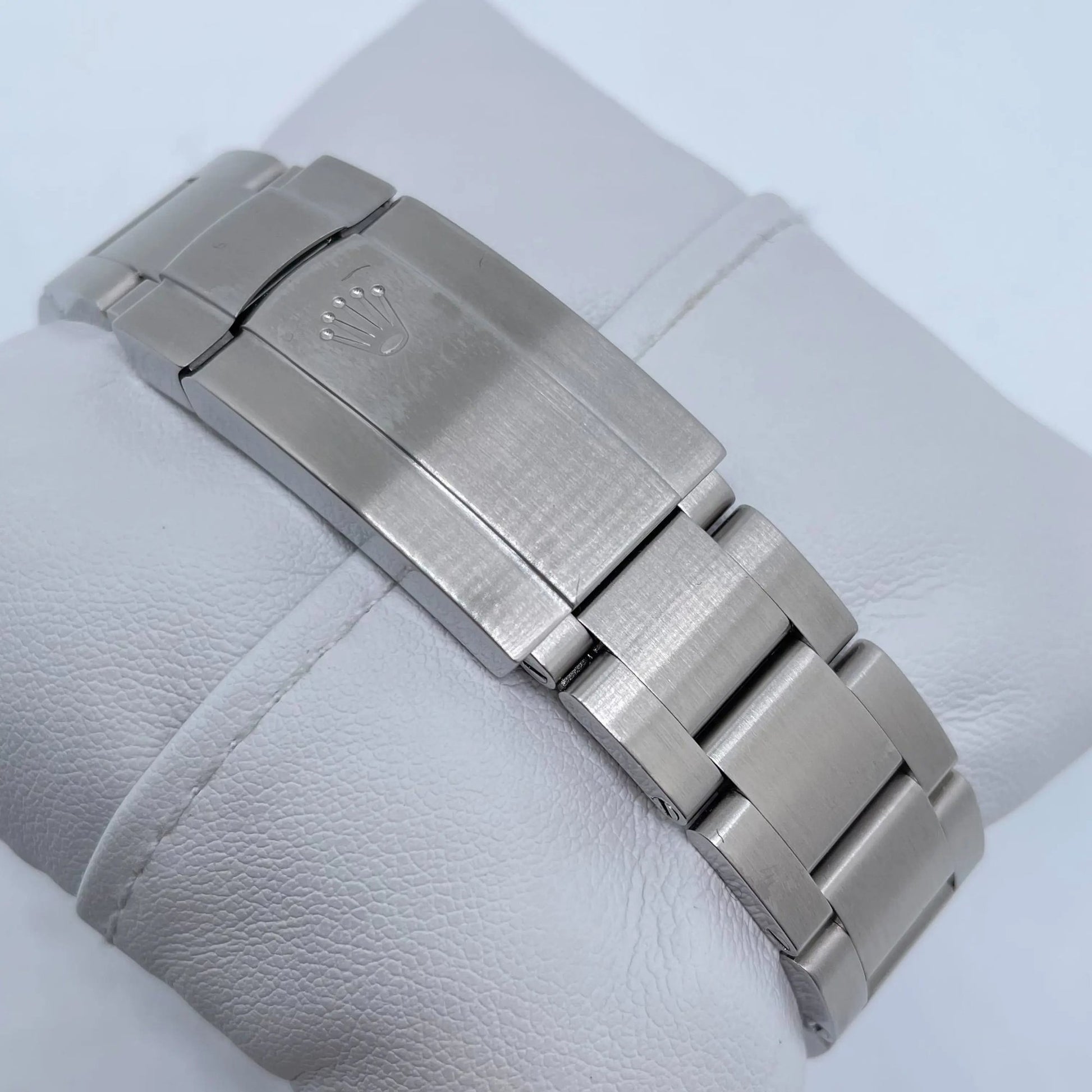 12th image of Rolex Rolex Oyster Perpetual 116000 Wristwatch, PreOwned condition