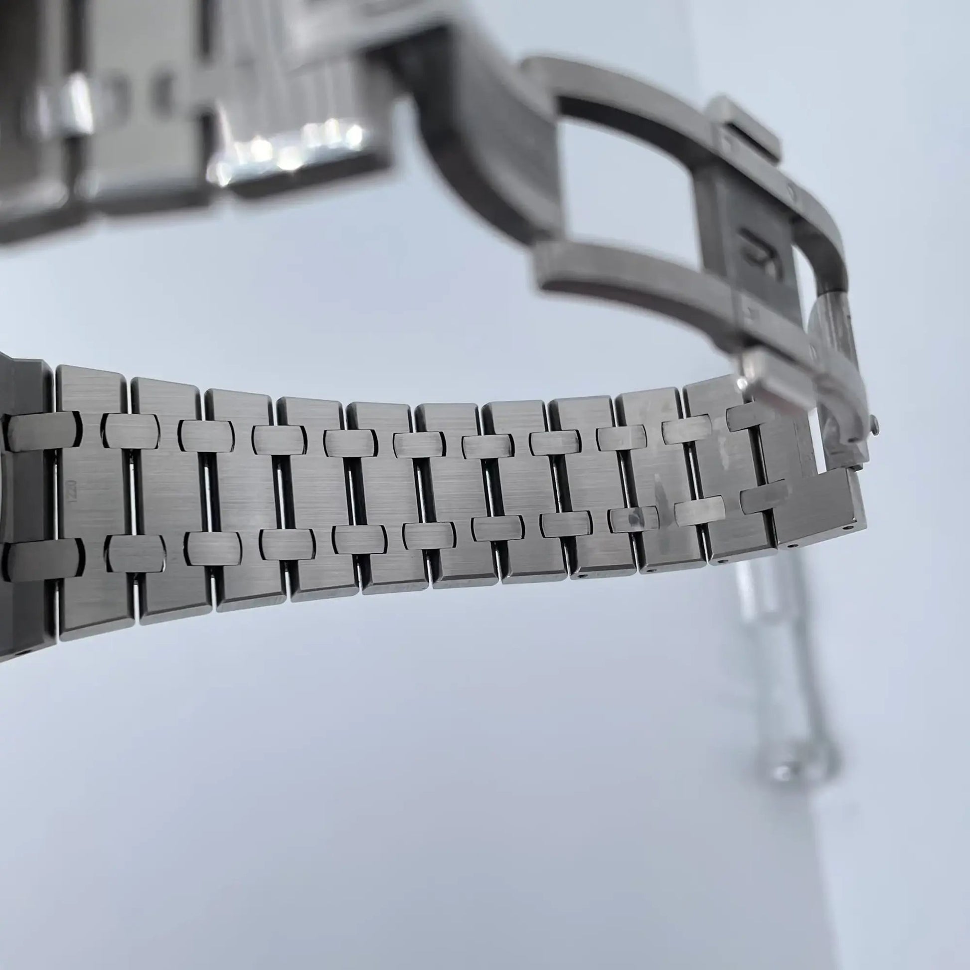 10th image of Audemars Piguet Audemars Piguet Royal Oak Wristwatch, PreOwned condition