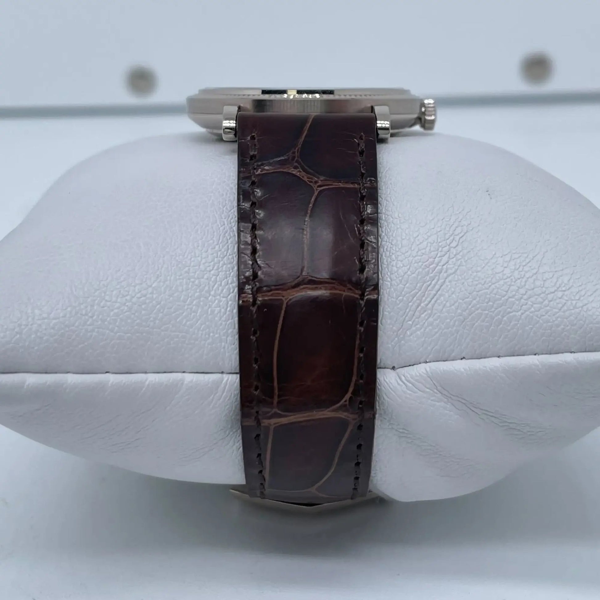 9th image of Patek Philippe Patek Philippe Calatrava Wristwatch, PreOwned condition