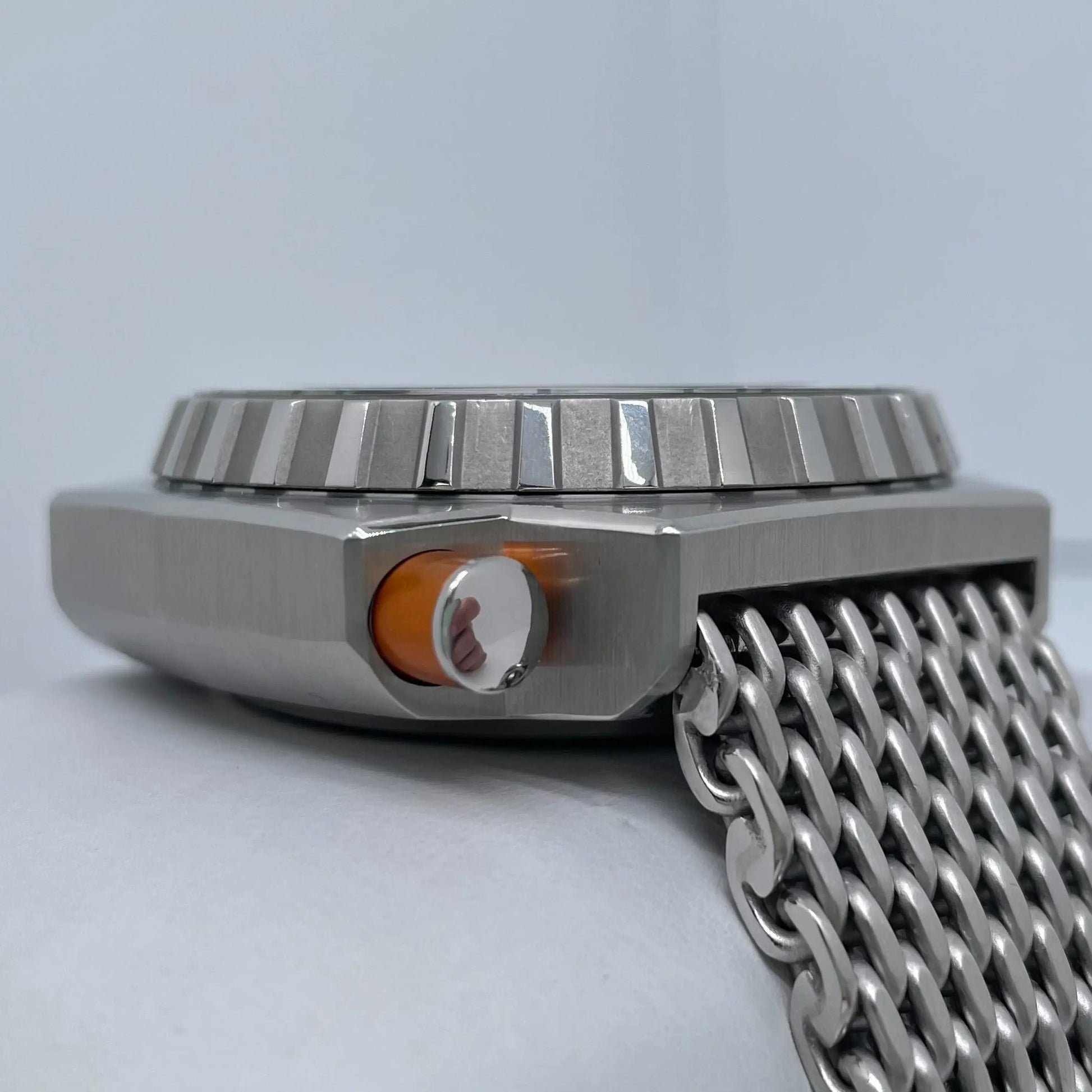 5th image of OMEGA Omega Seamaster PloProf Wristwatch, PreOwned condition