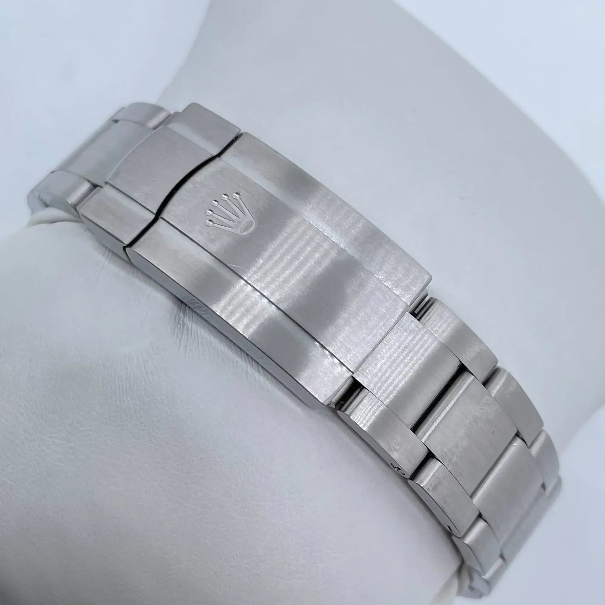 12th image of Rolex Rolex Oyster Perpetual 114300 Wristwatch, PreOwned condition