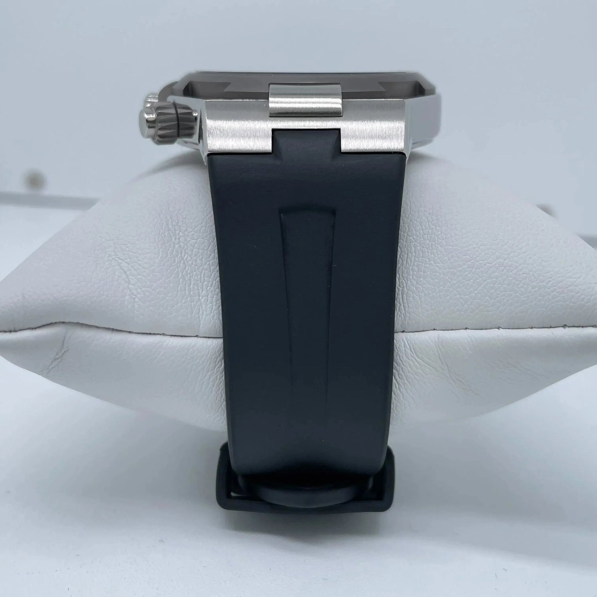 8th image of Vacheron Constantin  Vacheron Constantin Overseas Wristwatch, PreOwned condition