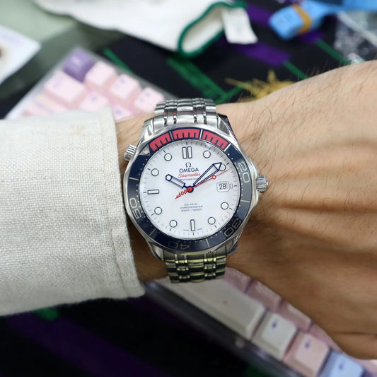 2nd image of OMEGA  Seamaster Diver Wristwatch, PreOwned condition