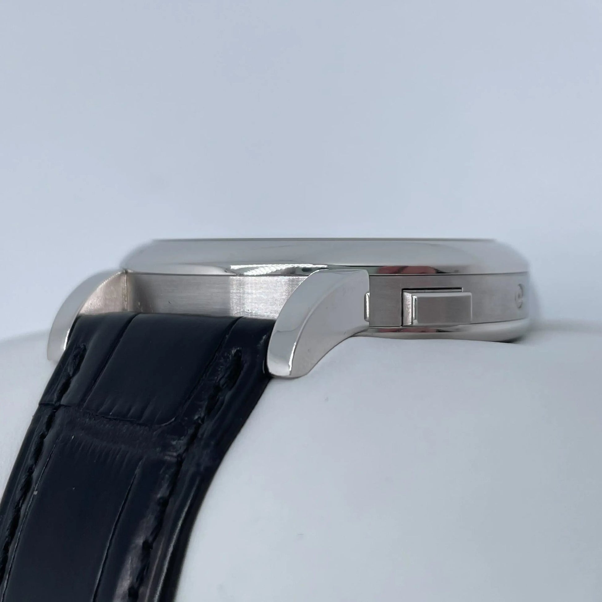 6th image of A. Lange & Söhne 310.025E Wristwatch, PreOwned condition