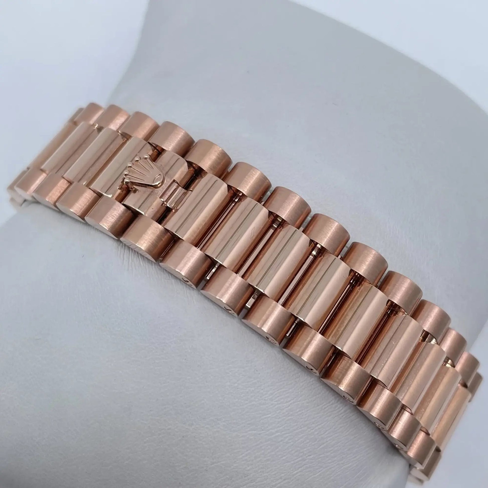 11th image of Rolex Day-Date Wristwatch, New condition