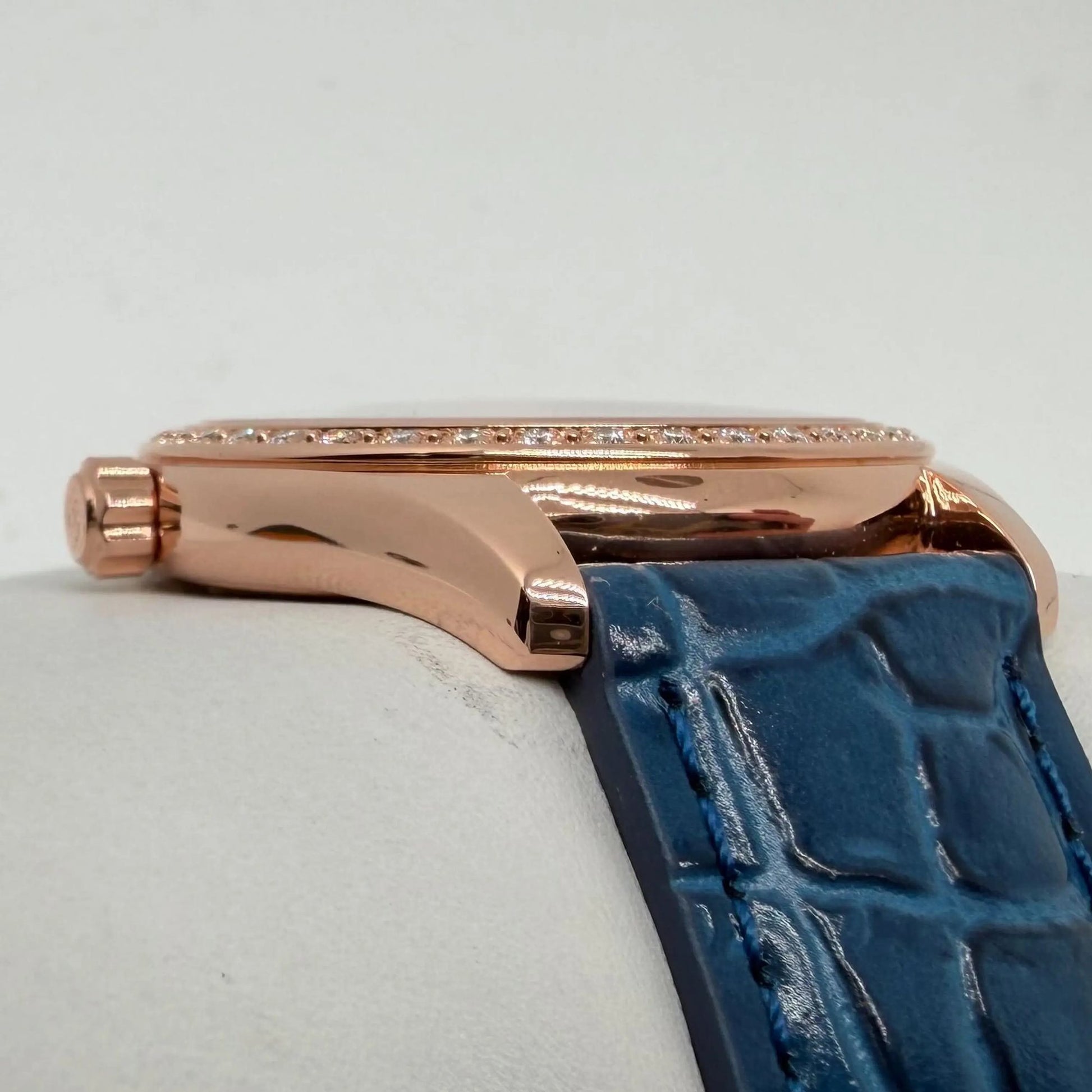 3rd image of Frederique Constant Classics  Wristwatch, NewWithDefects condition