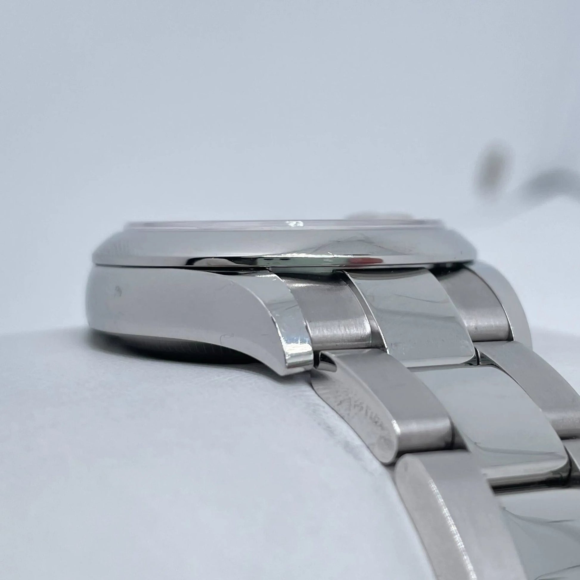 6th image of Rolex Datejust  Wristwatch, PreOwned condition