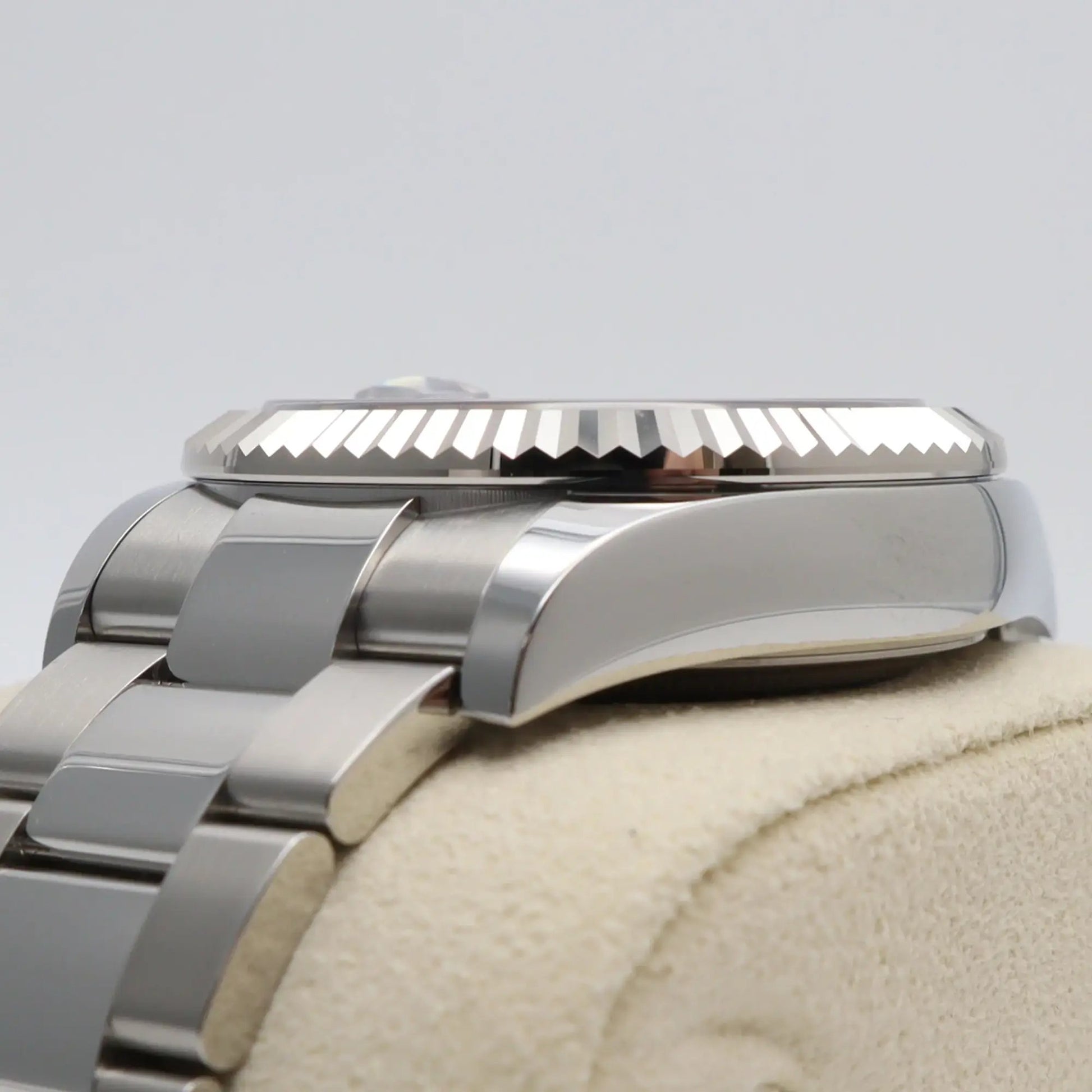 7th image of Rolex Rolex Sky-Dweller 326934 Wristwatch, New condition