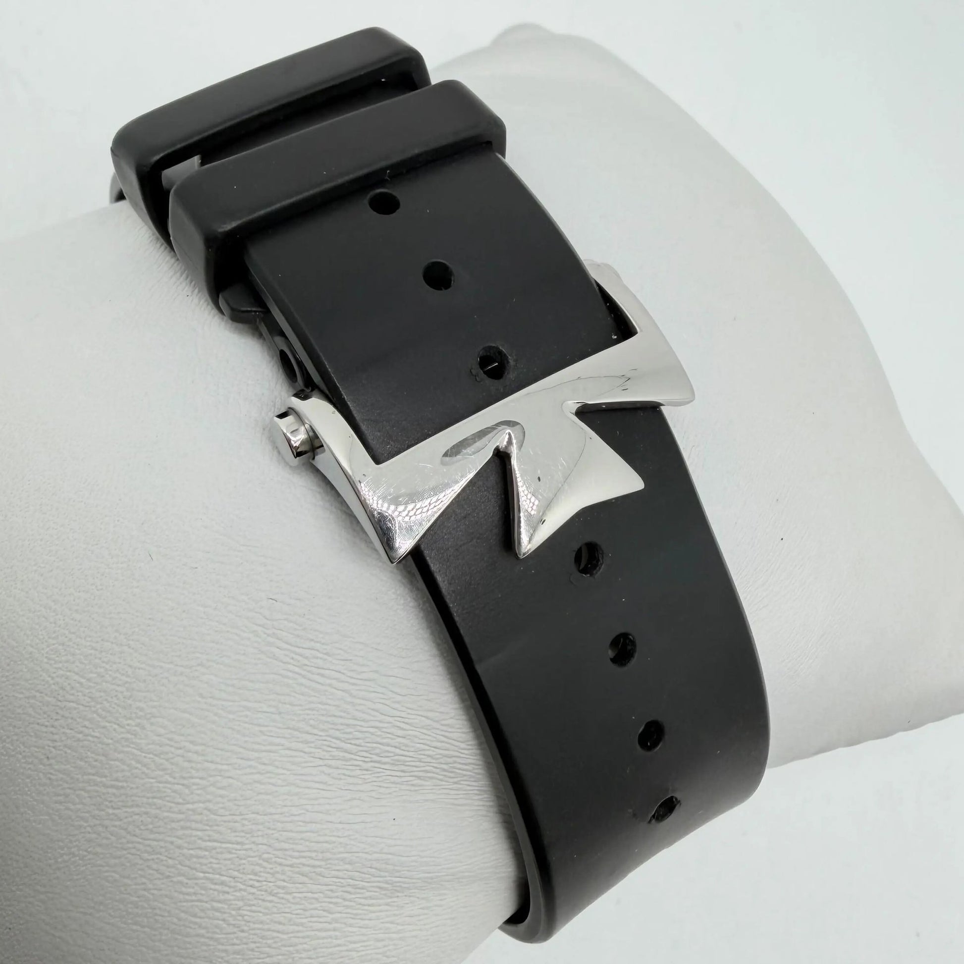 12th image of Vacheron Constantin Overseas Dual Time Wristwatch, PreOwned condition