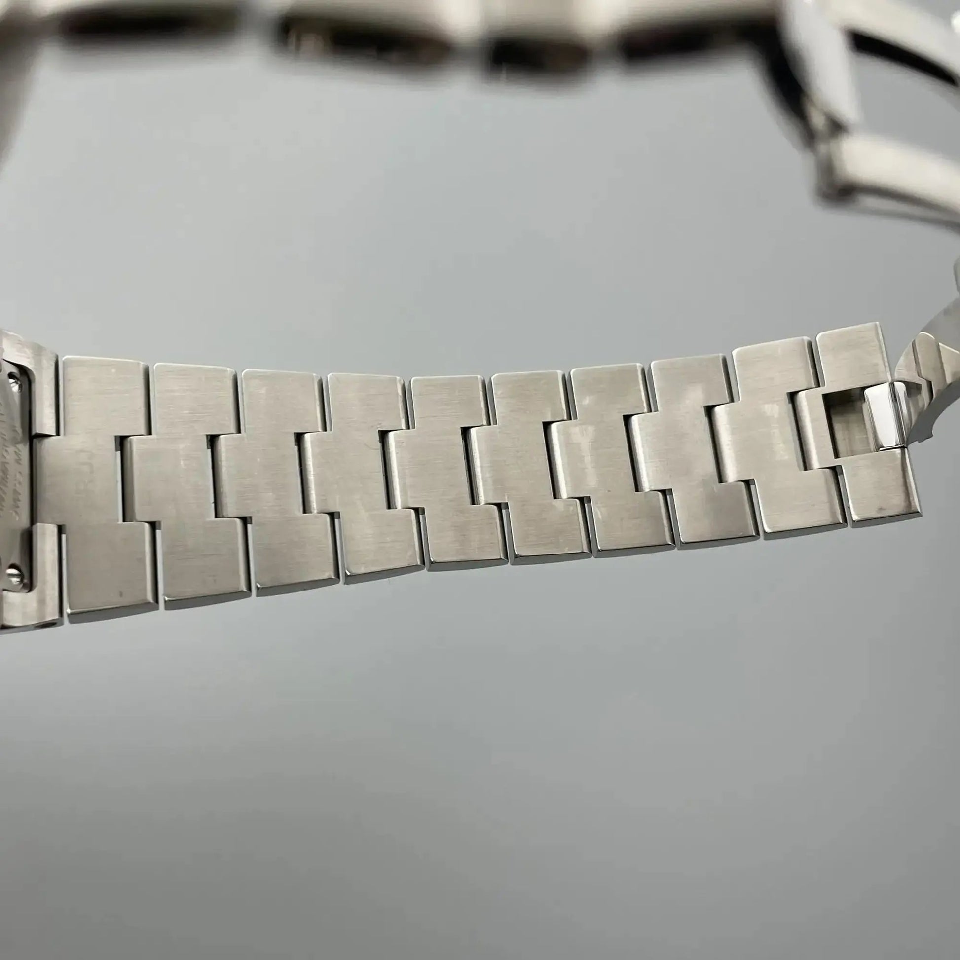 10th image of Vacheron Constantin Vacheron Constantin Overseas Wristwatch, PreOwned condition