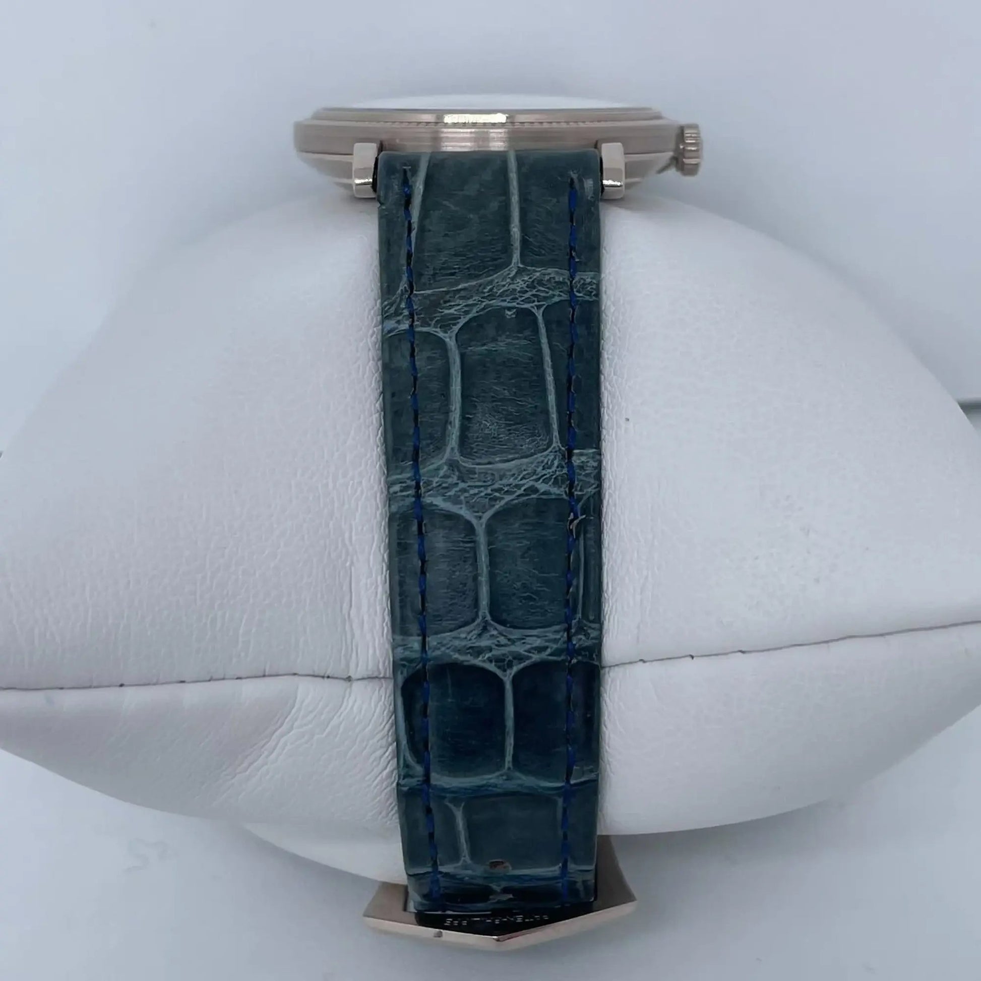 8th image of Patek Philippe  Patek Philippe Calatrava Wristwatch, PreOwned condition