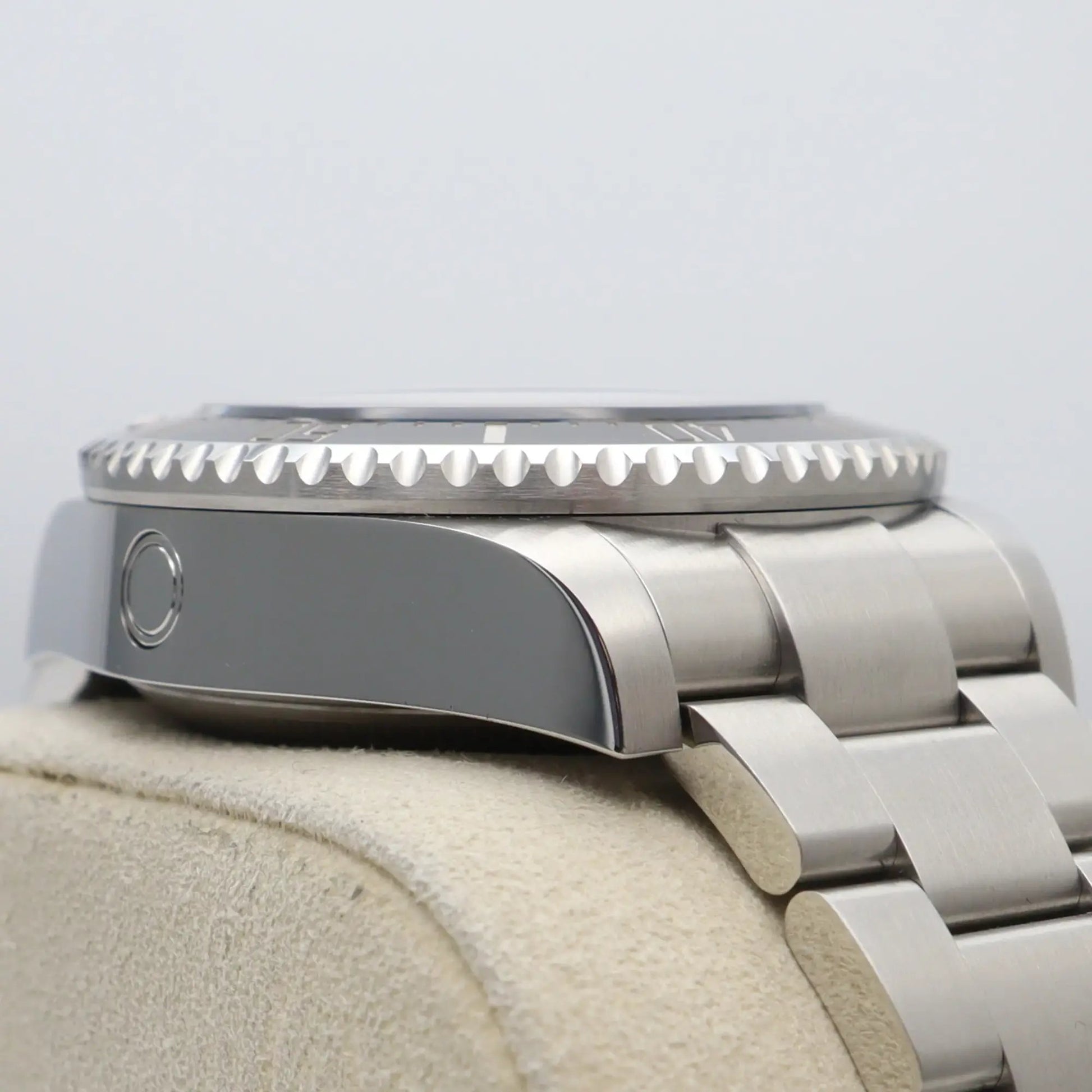 6th image of Rolex Rolex Sea-Dweller 136660 Wristwatch, New condition