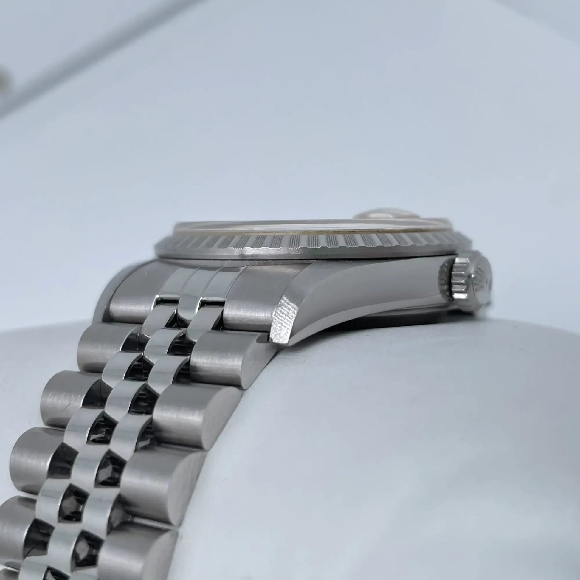 5th image of Rolex Rolex Datejust 16220 Wristwatch, PreOwned condition