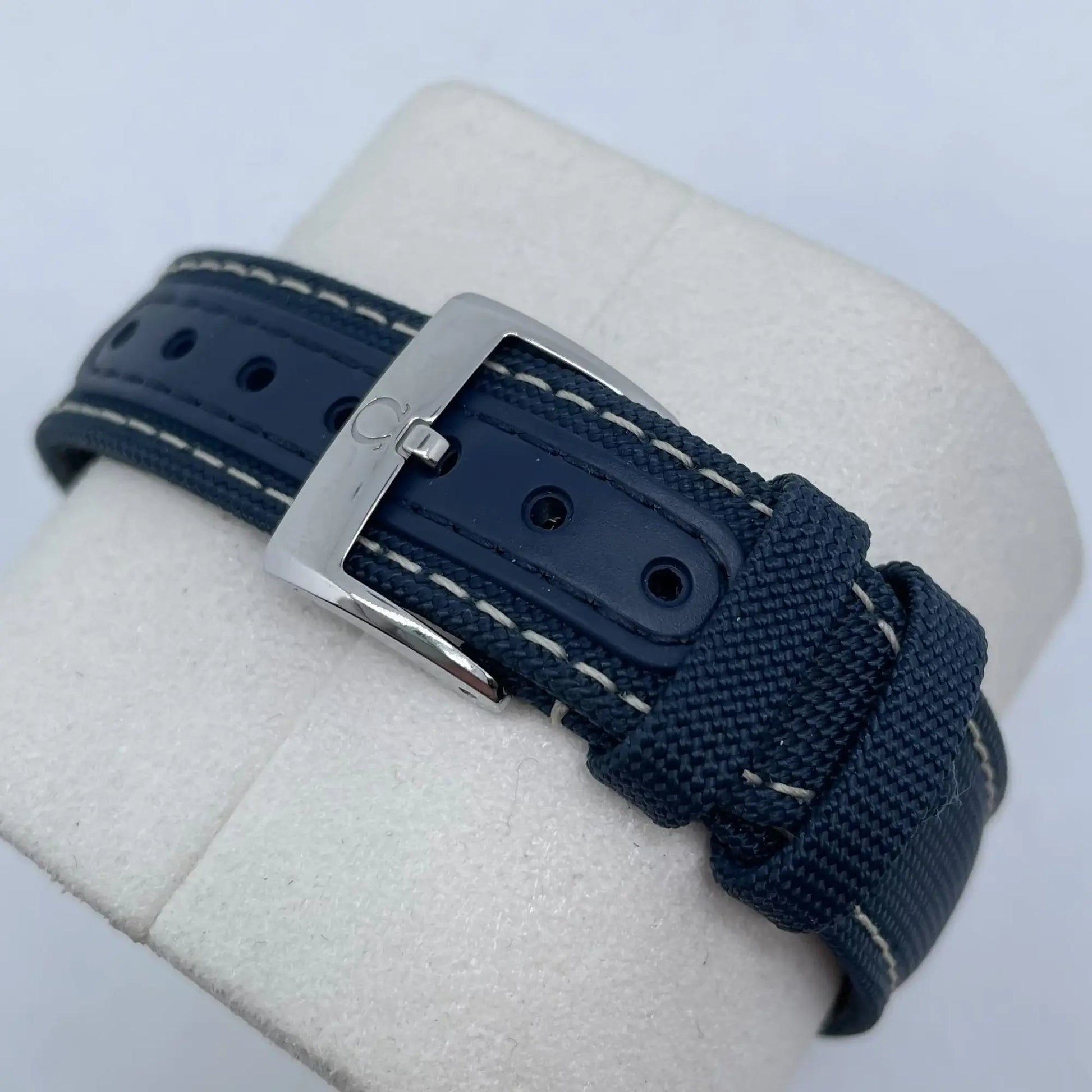 Speedmaster Anniversary Series Silver Snoopy Award Watch 310.32.42.50.02.001