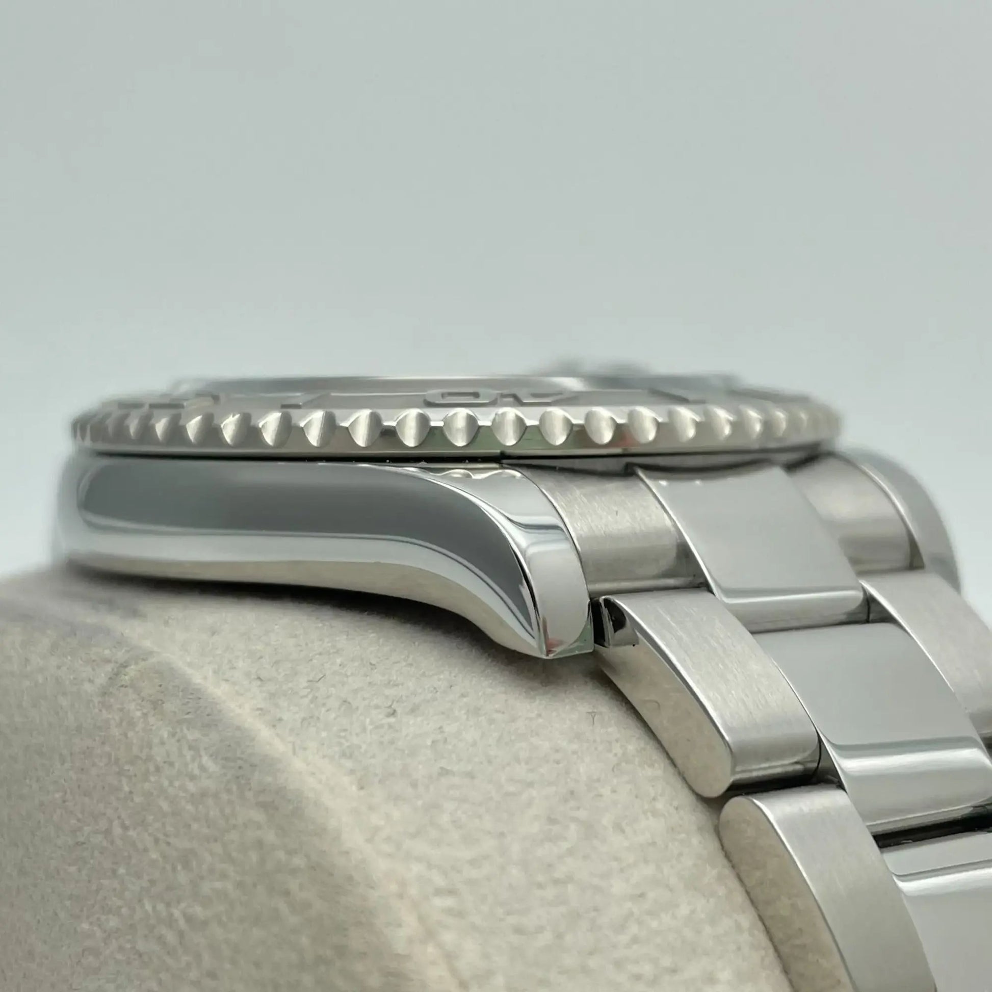 6th image of Rolex Rolex Yacht-Master 116622 Wristwatch, PreOwned condition