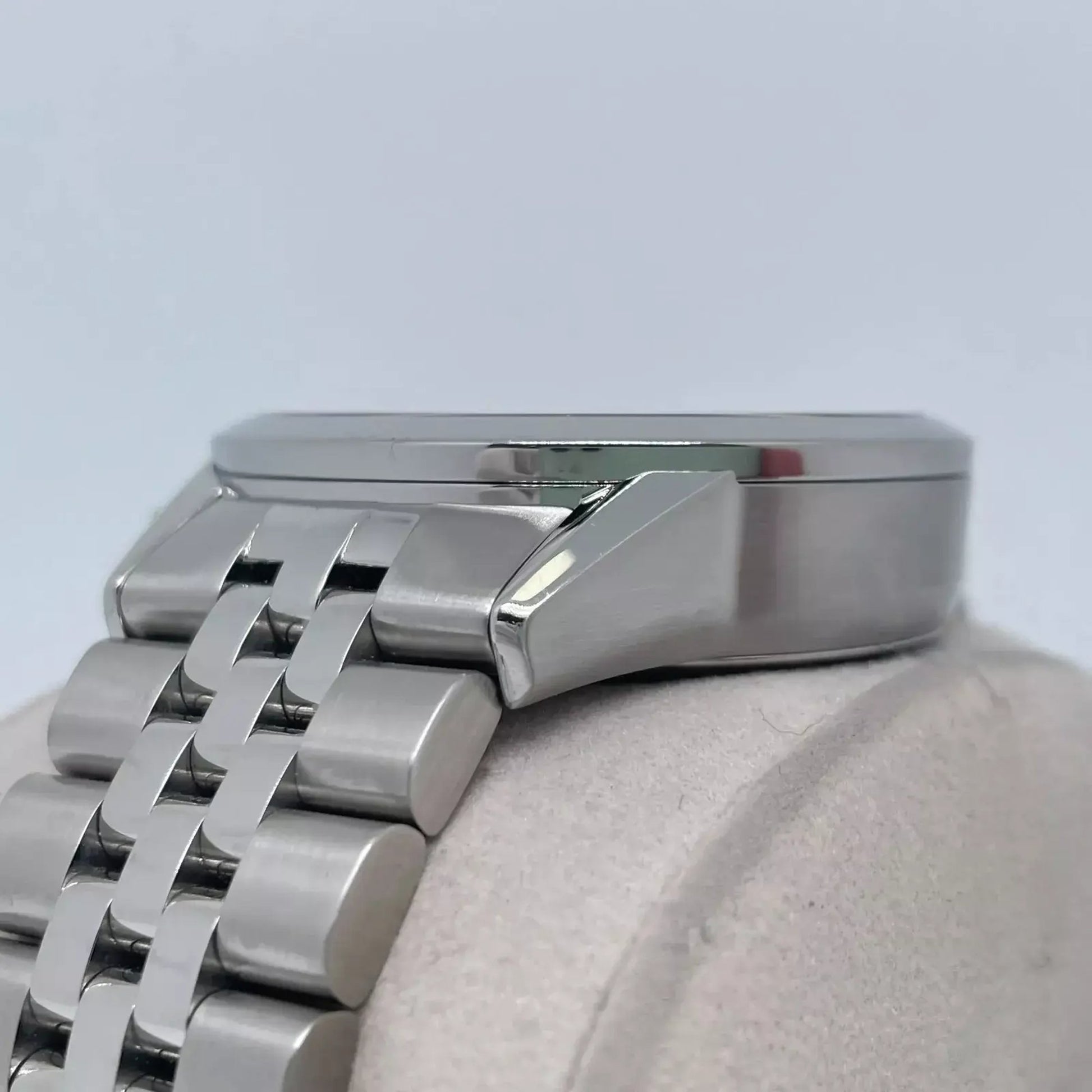 6th image of RAYMOND WEIL Raymond Weil Freelancer Wristwatch, PreOwned condition