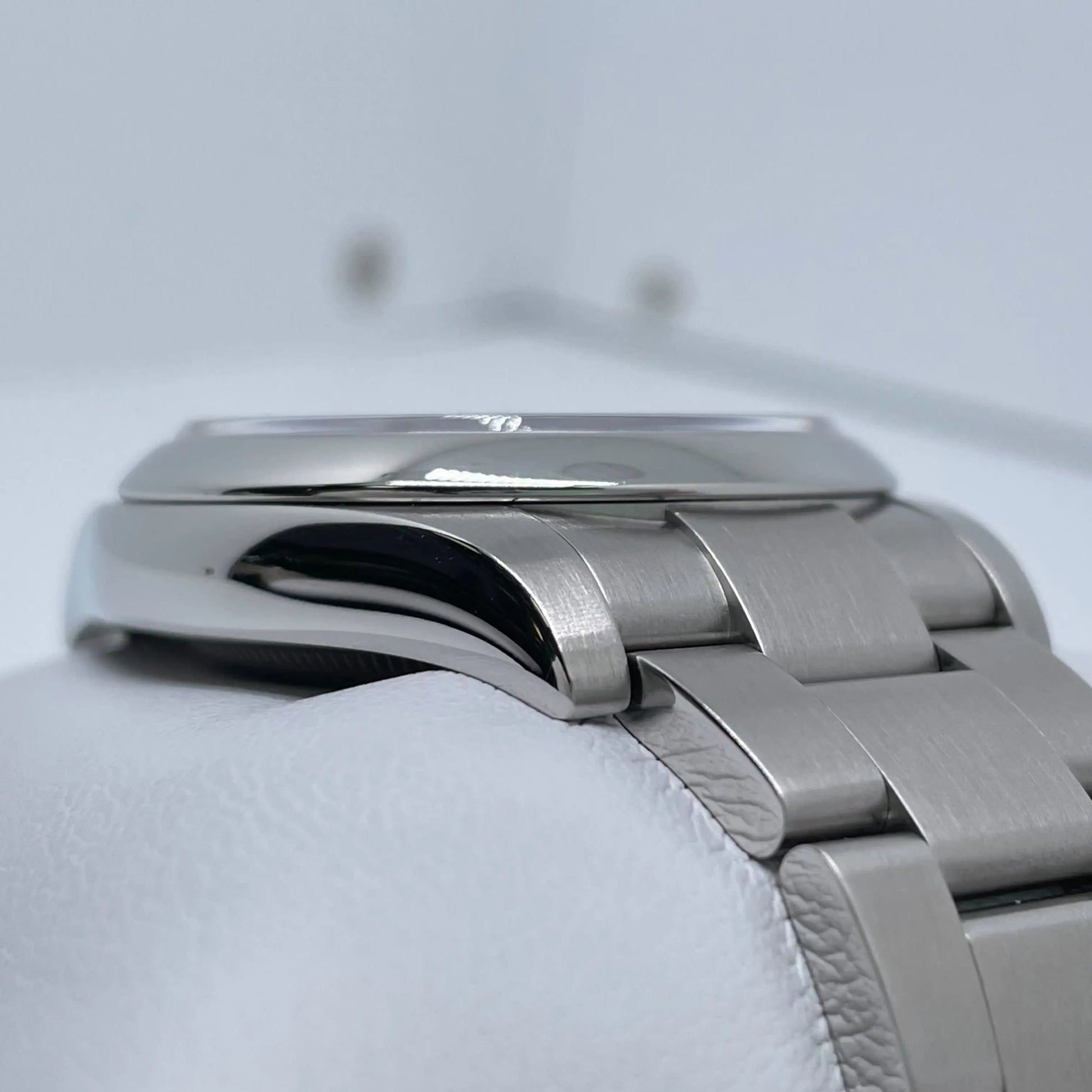 6th image of Rolex Rolex Oyster Perpetual 116000 Wristwatch, PreOwned condition