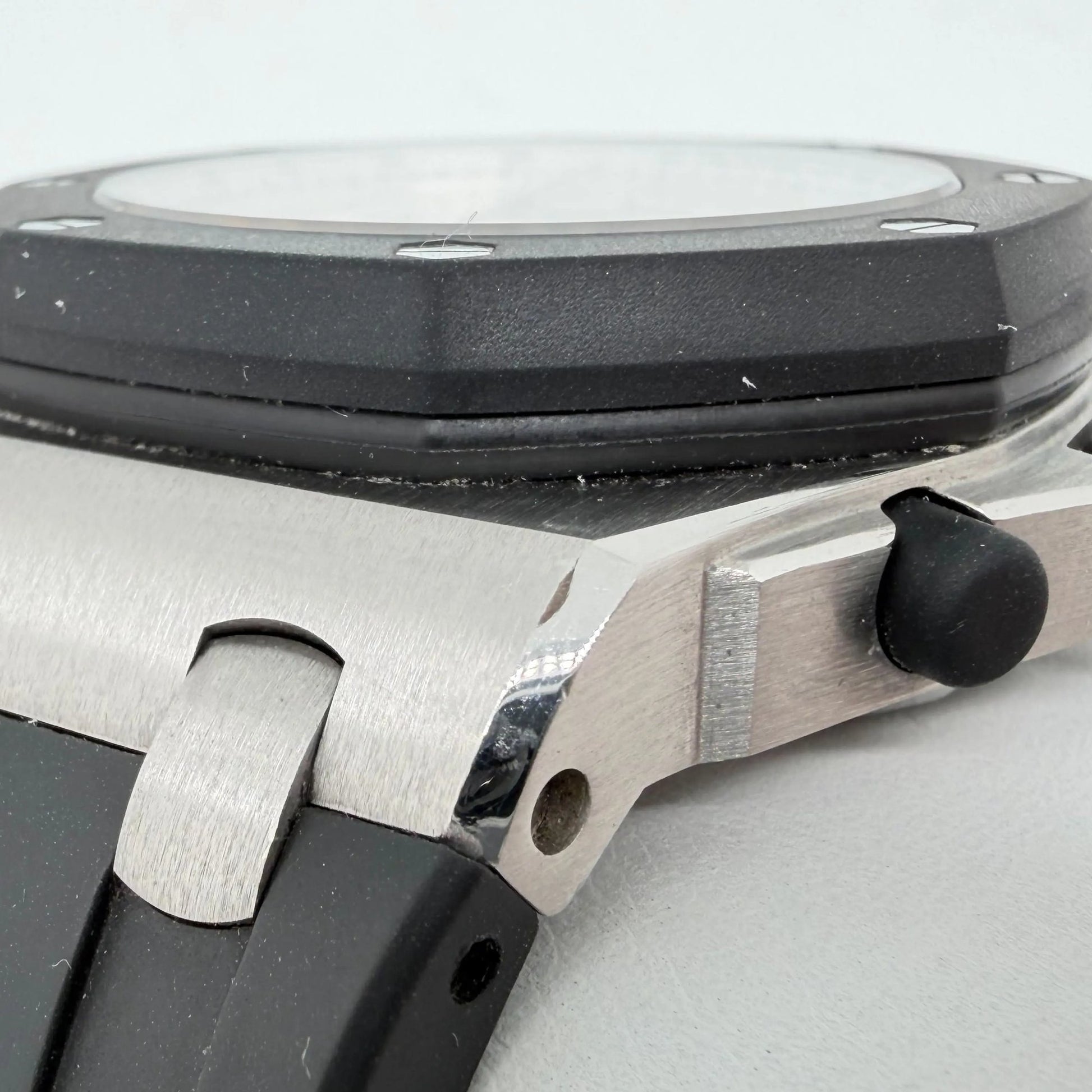 5th image of Audemars Piguet Audemars Piguet Royal Oak Offshore Wristwatch, PreOwned condition