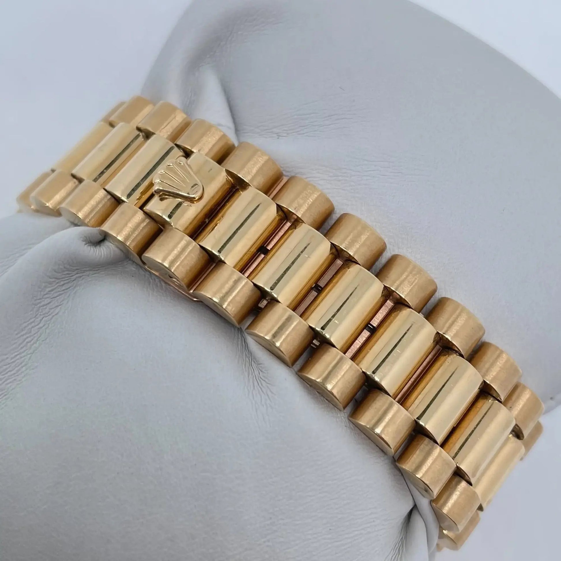 12th image of Rolex Rolex Day-Date 18238 Wristwatch, PreOwned condition