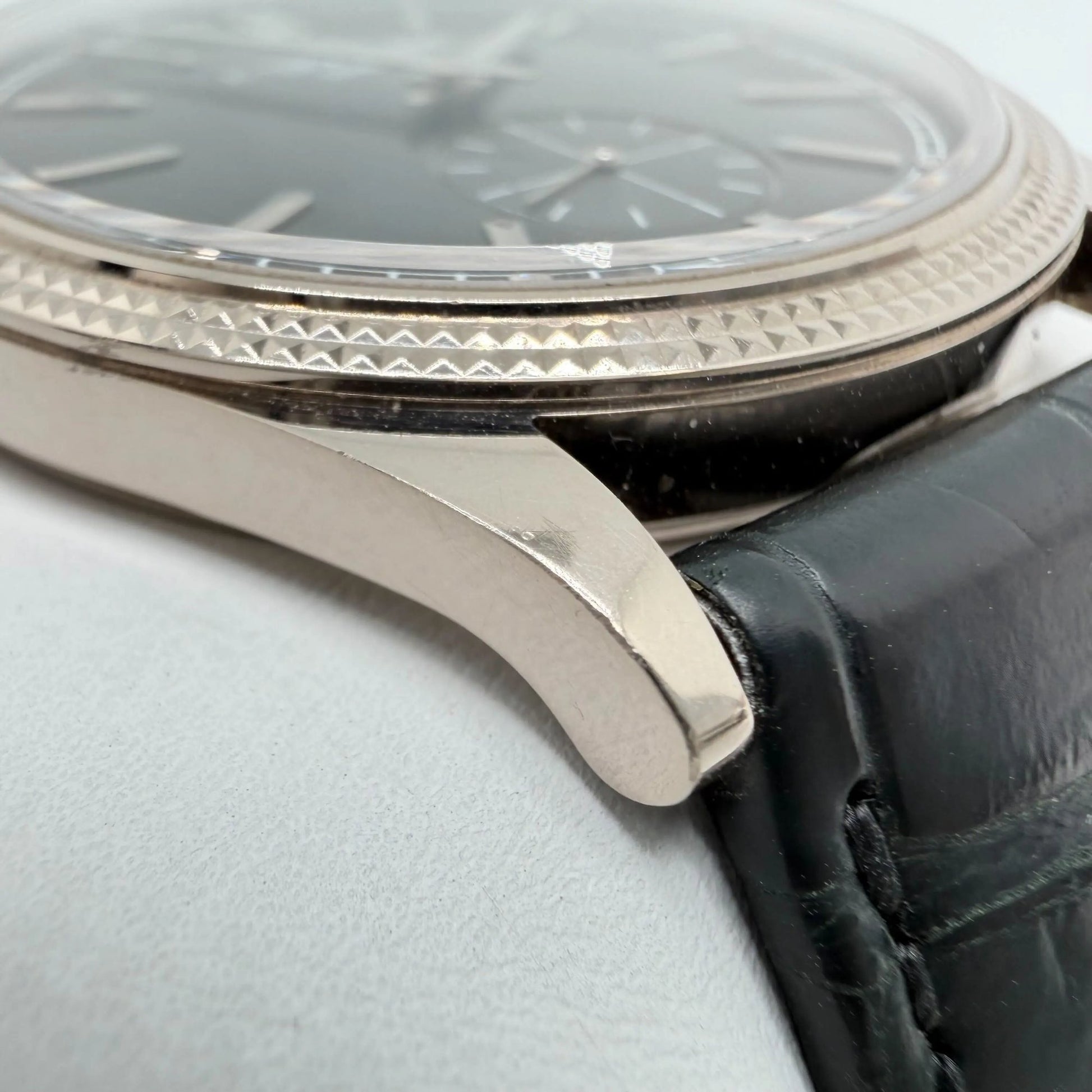 4th image of Patek Philippe Calatrava Wristwatch, PreOwned condition