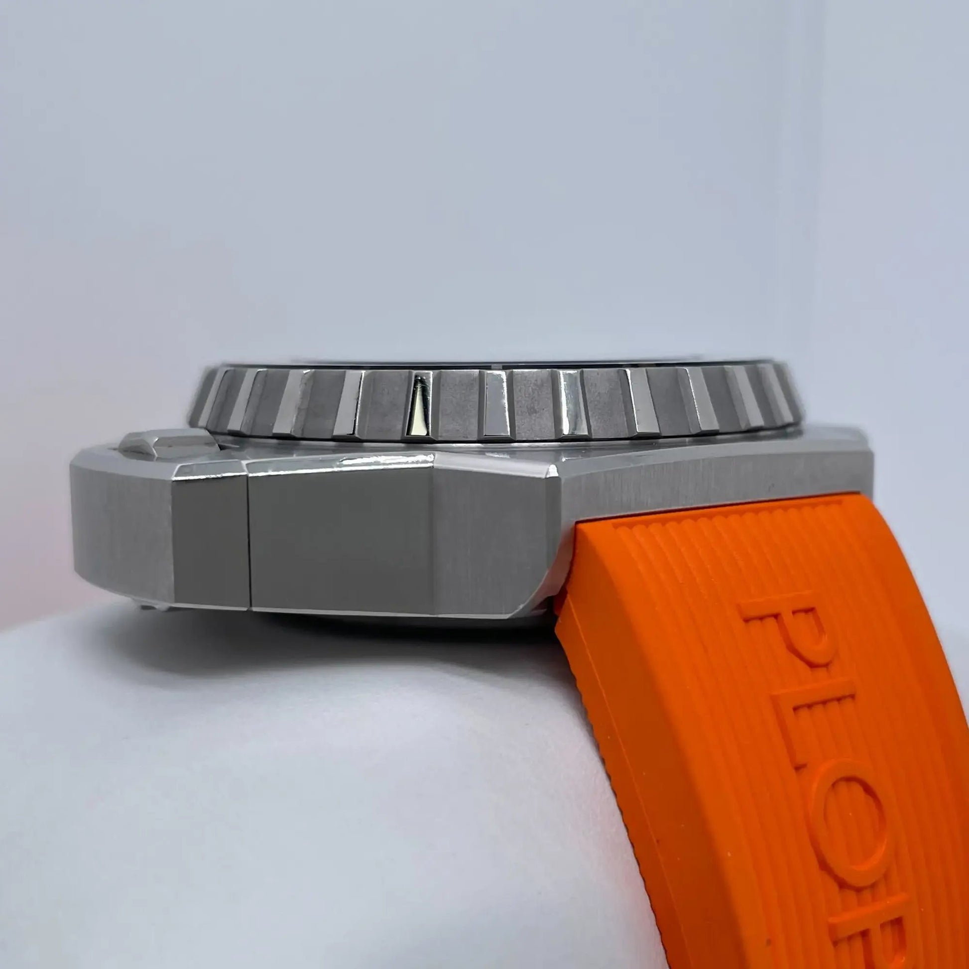 4th image of OMEGA Ploprof  Wristwatch, PreOwned condition