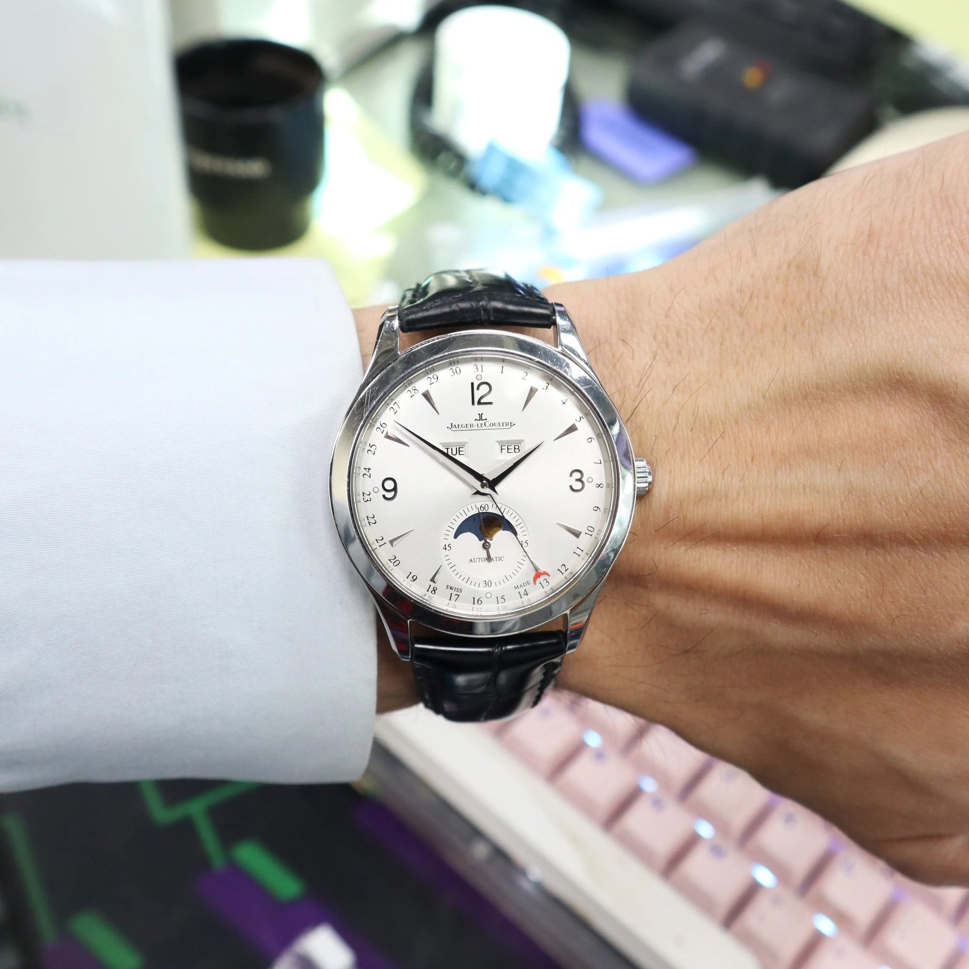 2nd image of Jaeger-LeCoultre Jaeger-LeCoultre Master Calendar Wristwatch, PreOwned condition