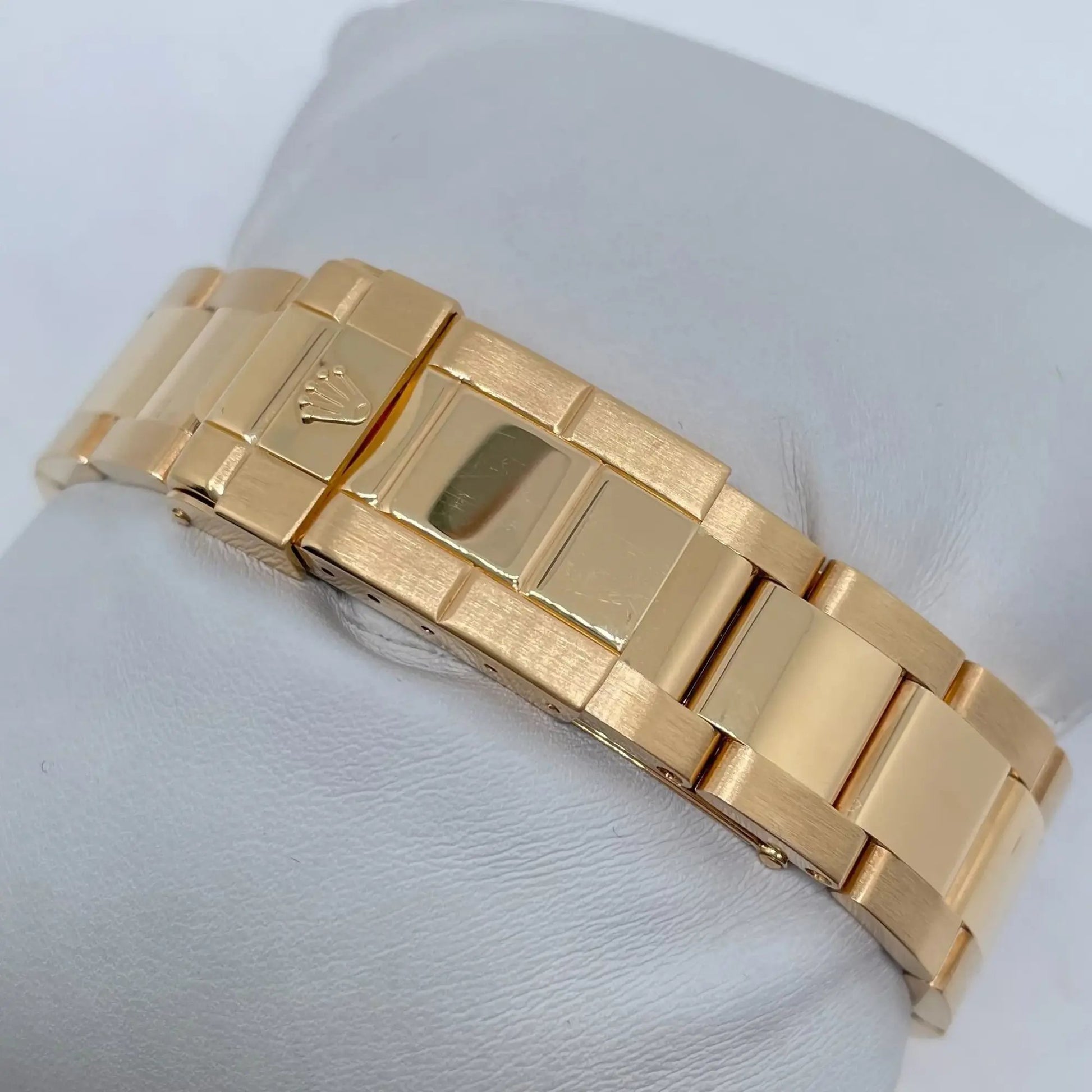 13th image of Rolex Yacht-Master Wristwatch, PreOwned condition