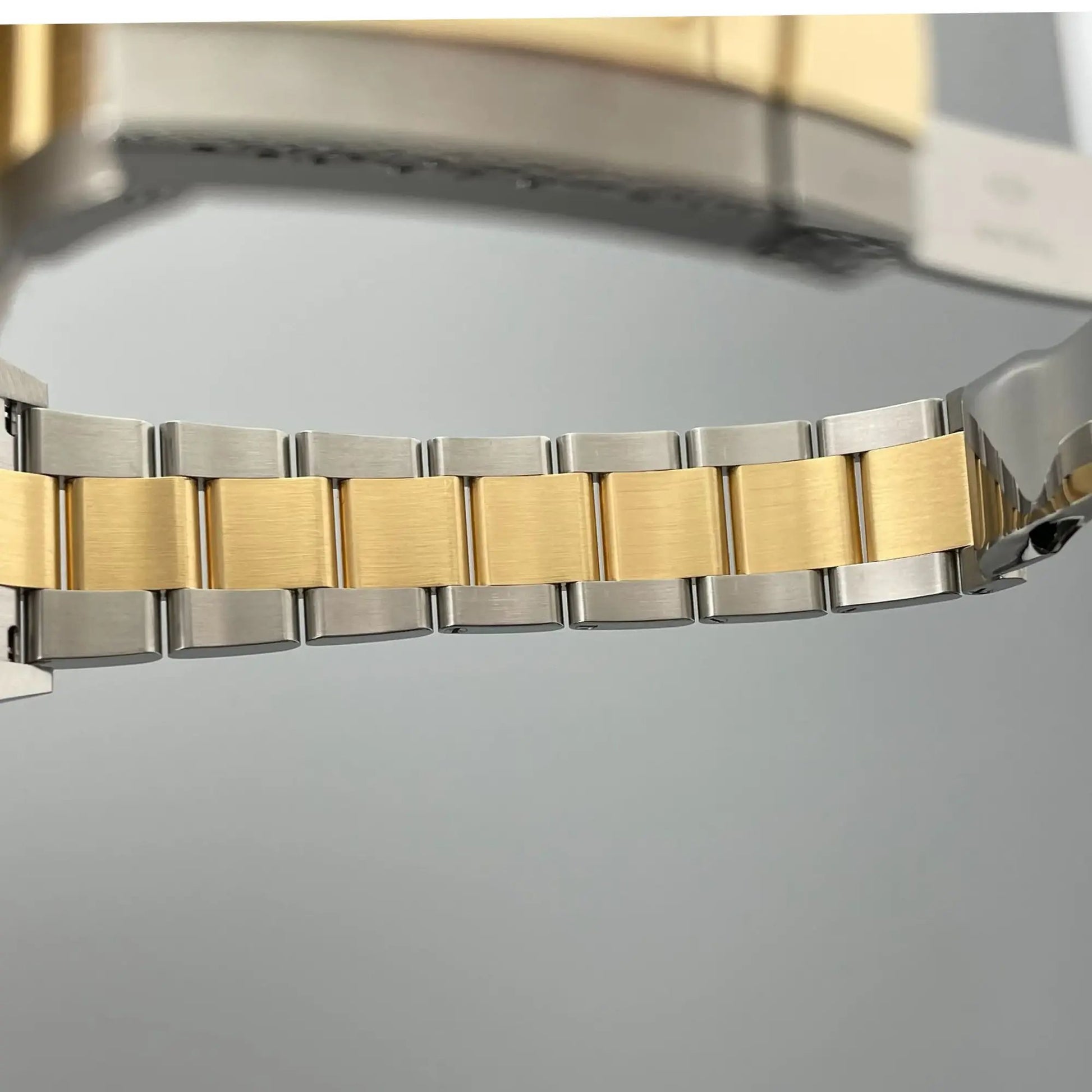11th image of Rolex Rolex Datejust 126233 Wristwatch, New condition