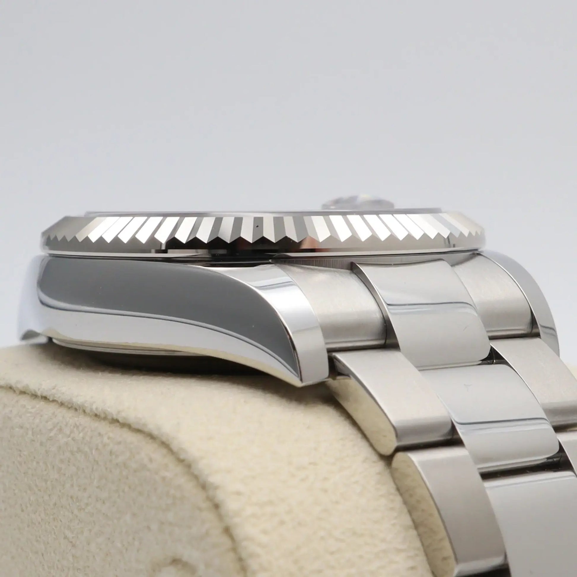 6th image of Rolex Rolex Sky-Dweller 326934 Wristwatch, New condition