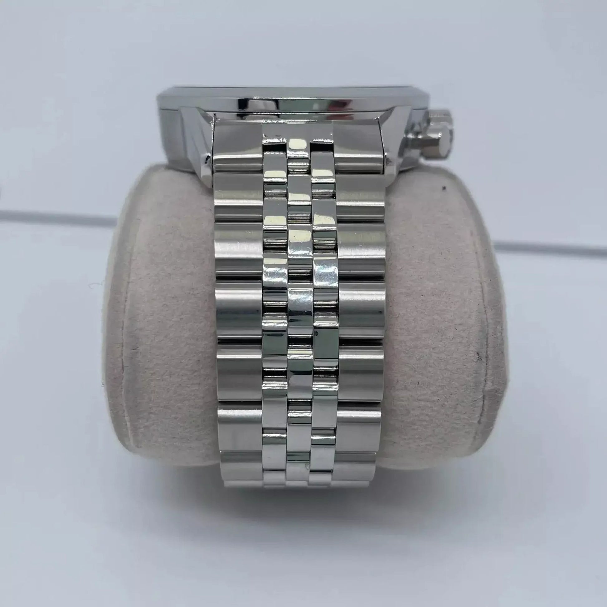 8th image of RAYMOND WEIL Raymond Weil Freelancer Wristwatch, PreOwned condition