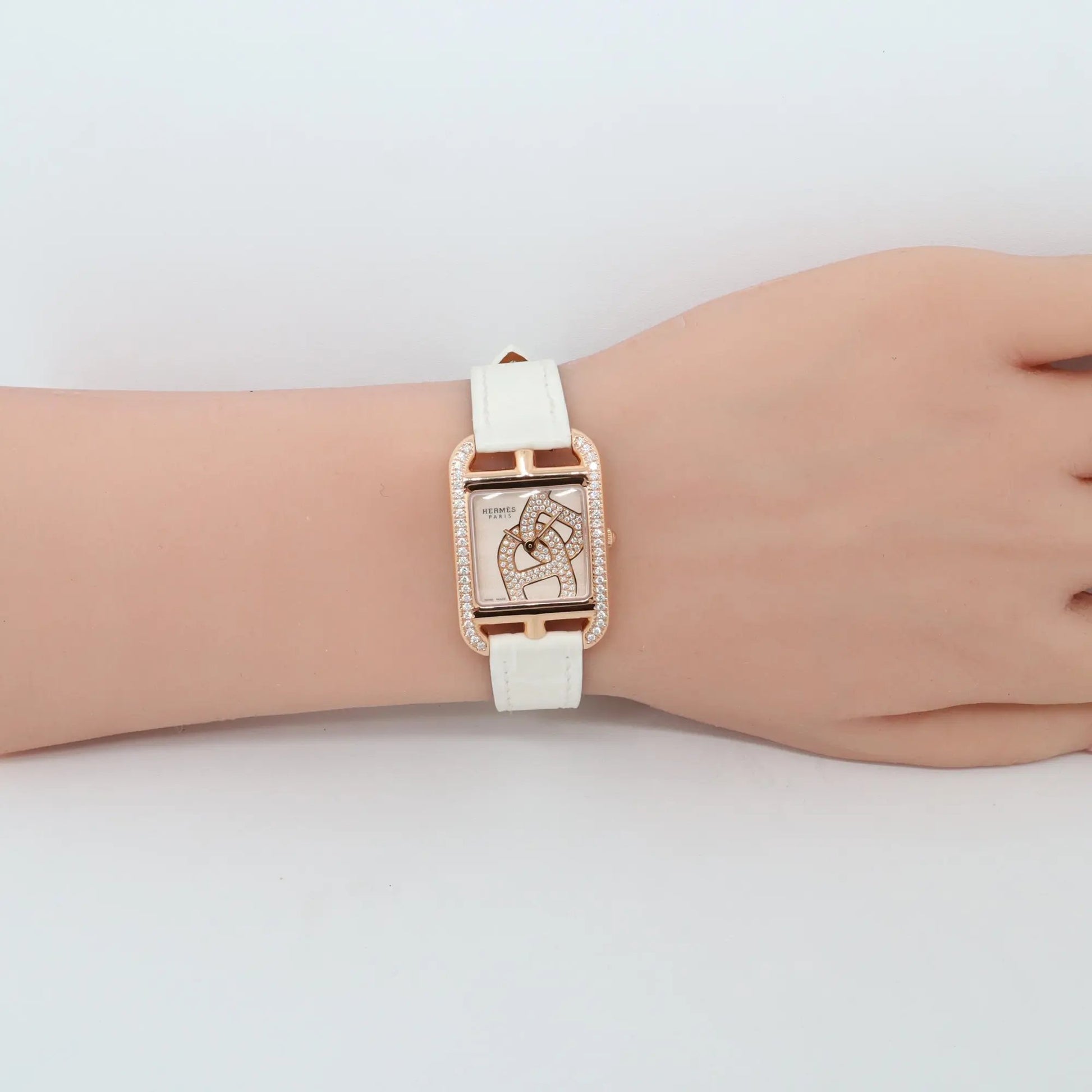 2nd image of HERMÈS  Hermes Cape Cod Joaillier Wristwatch, PreOwned condition