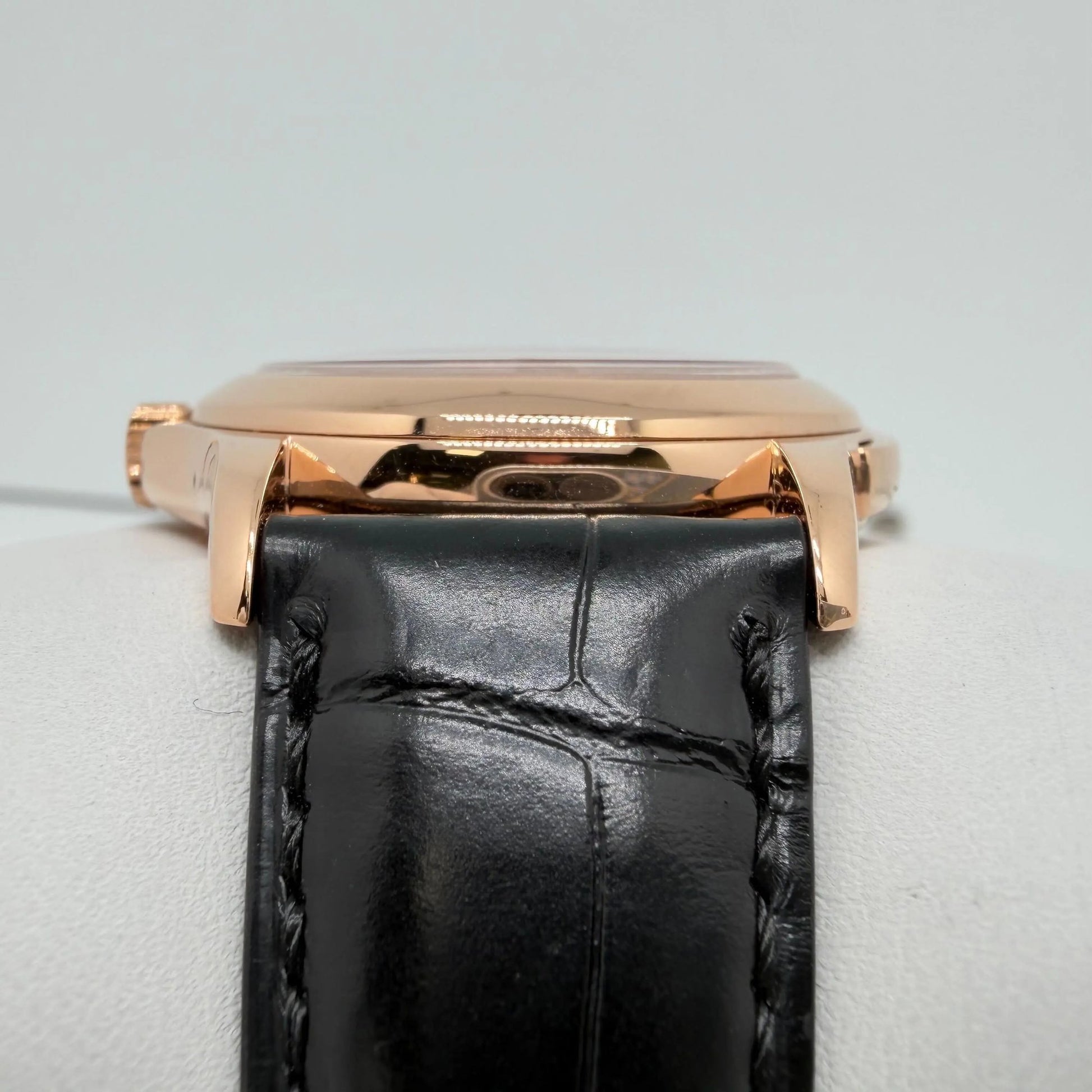 7th image of Patek Philippe Travel Time Wristwatch, PreOwned condition