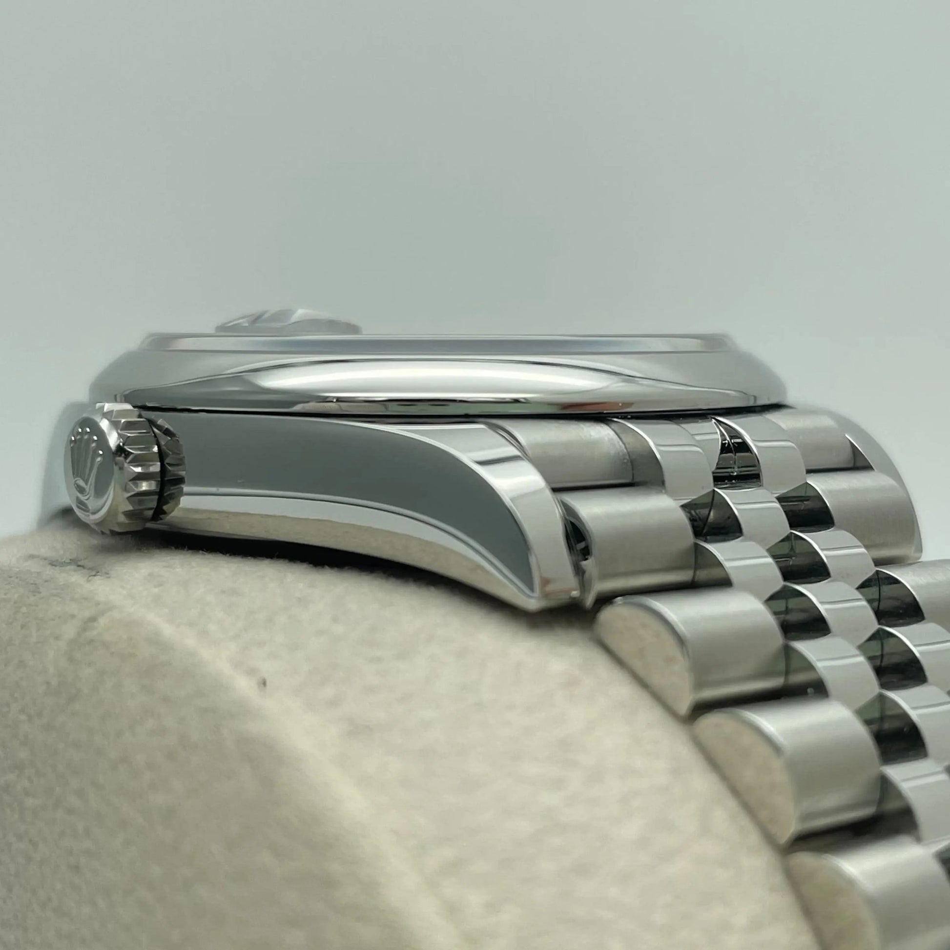 4th image of Rolex Rolex Datejust 126200 Wristwatch, Unworn condition