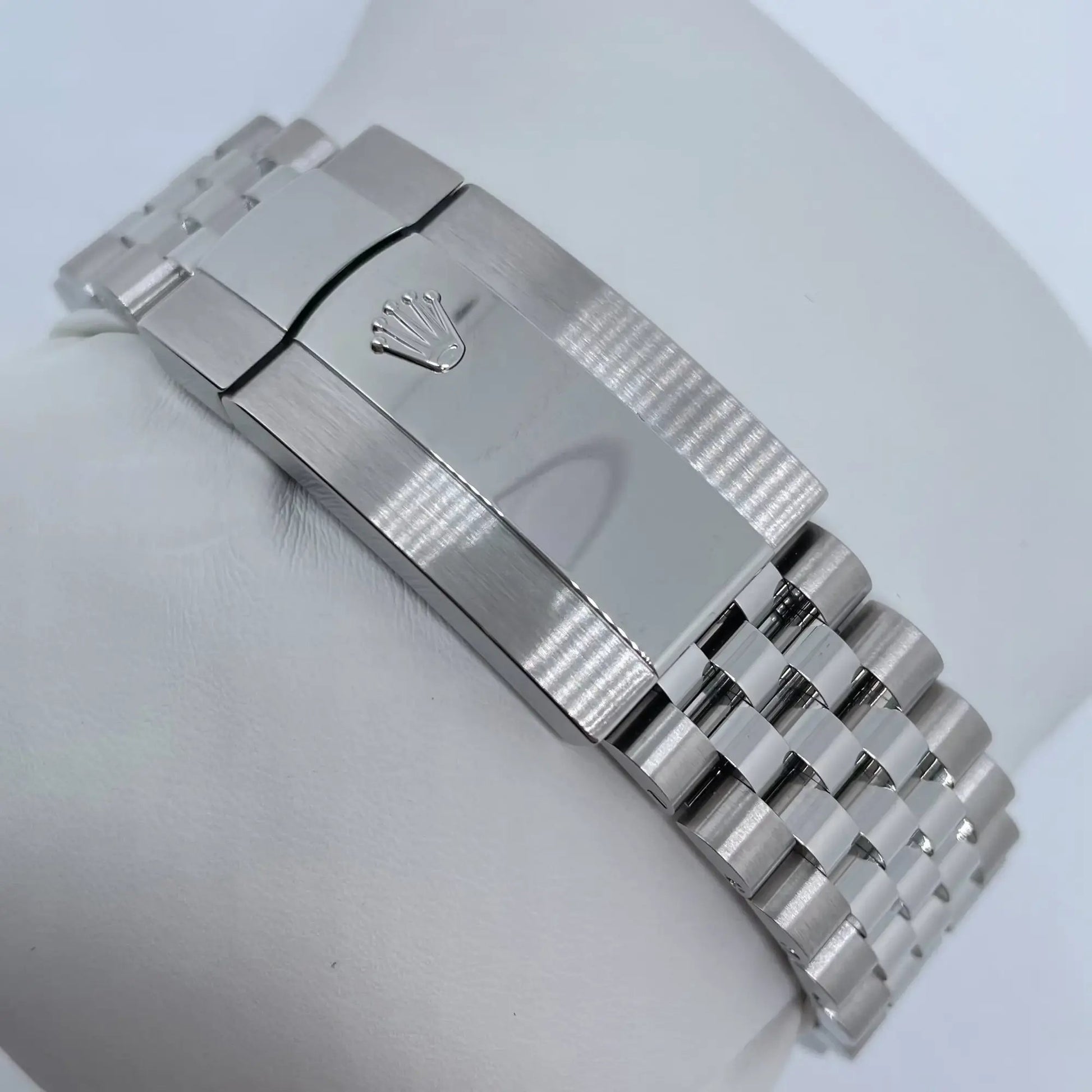 12th image of Rolex Rolex Sky-Dweller 326934 Wristwatch, New condition