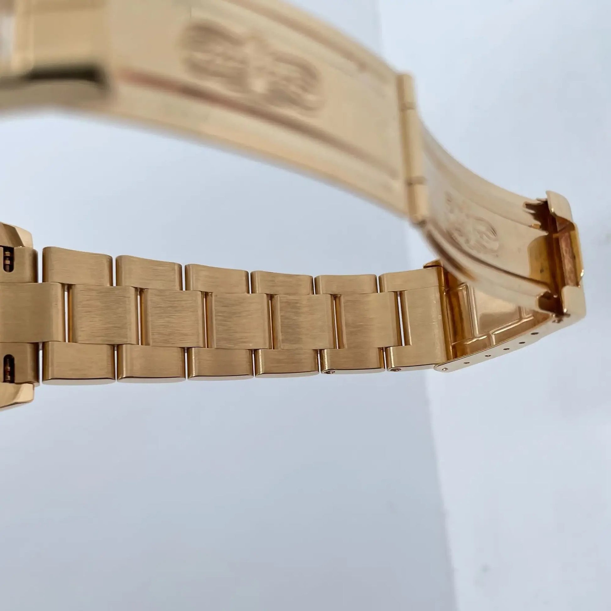 10th image of Rolex Yacht-Master Wristwatch, PreOwned condition